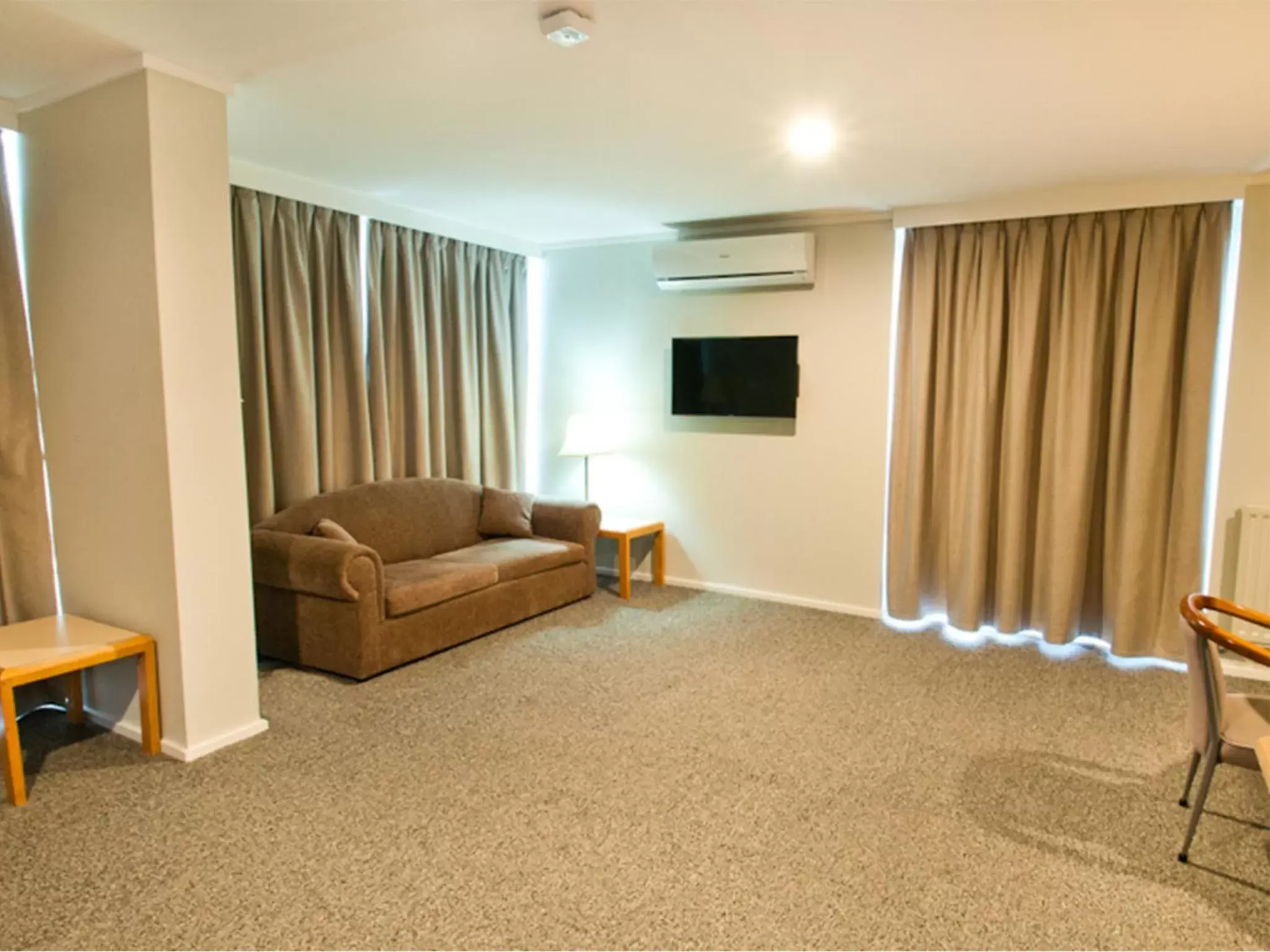 Living room, Seating Area in Posthouse Motor Lodge