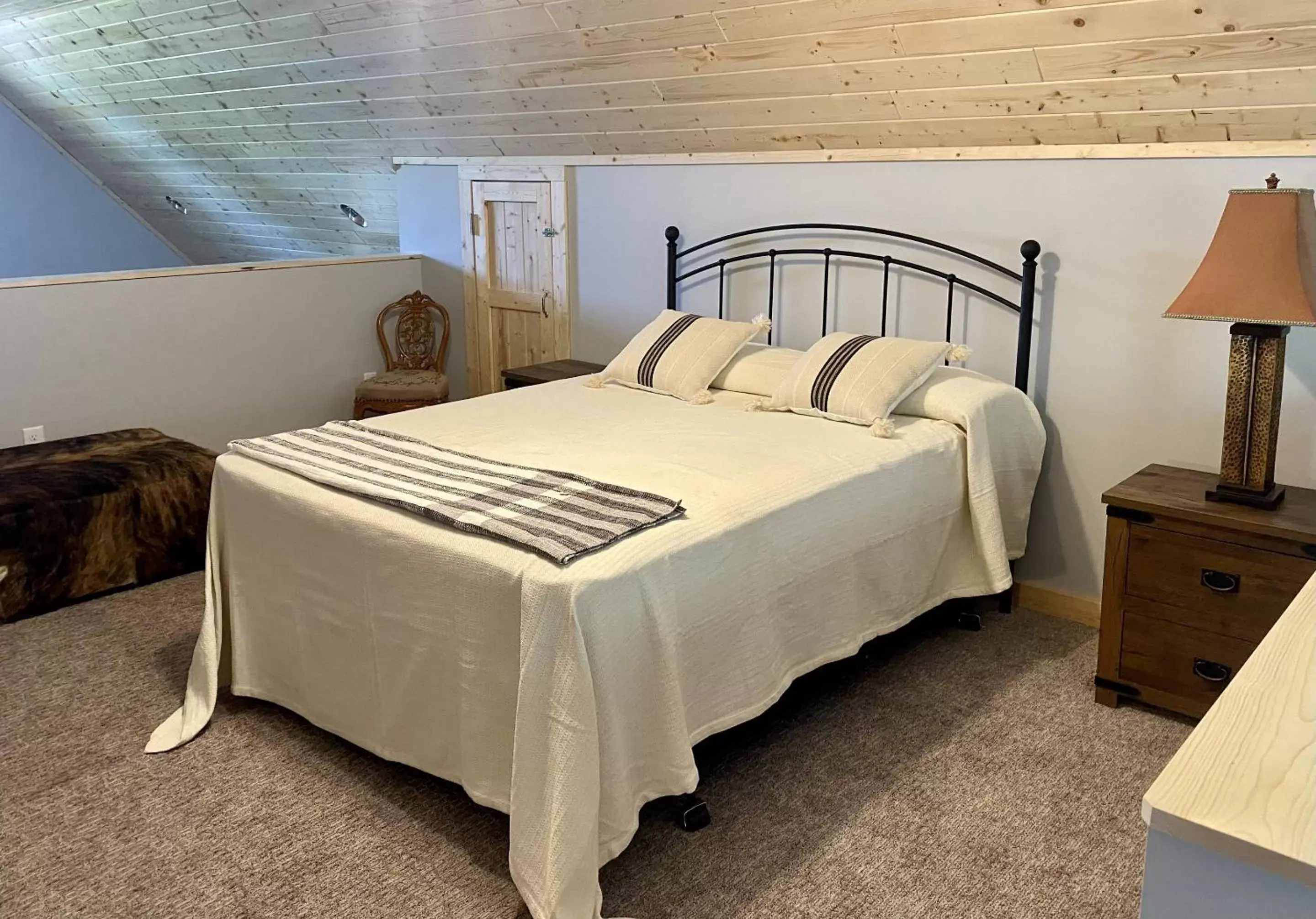 Bedroom, Bed in Bodin's Resort