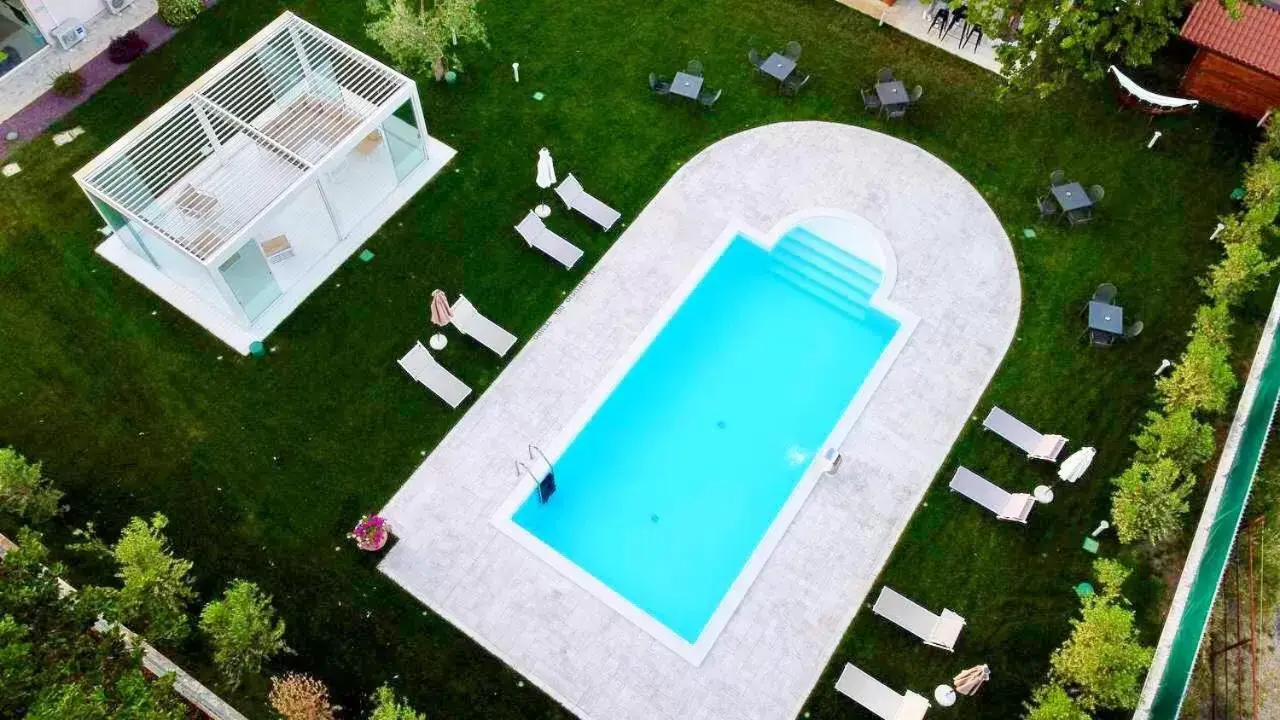 Pool View in Il Rifugio Del Tempo