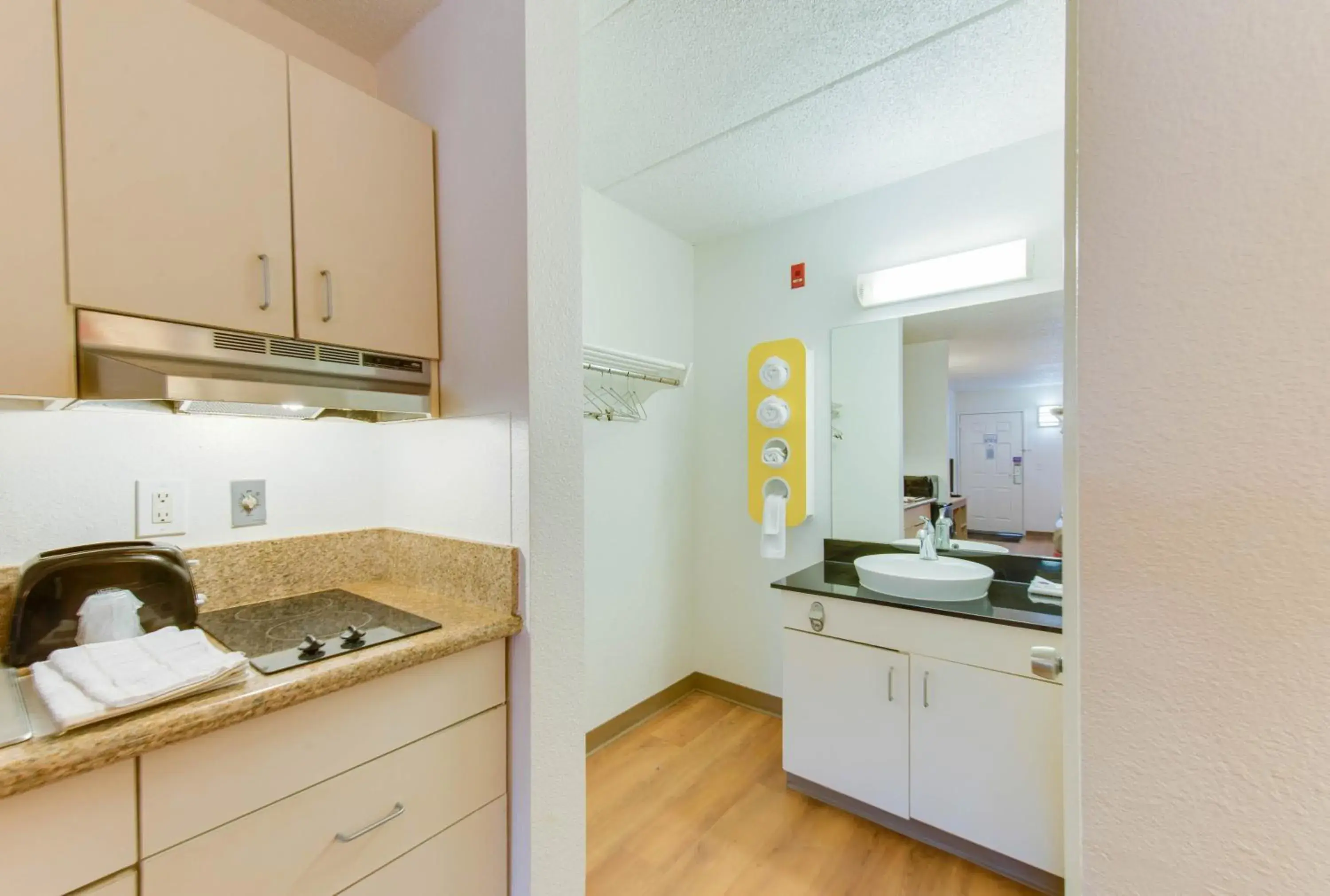 Bathroom, Kitchen/Kitchenette in Motel 6-Norfolk, VA