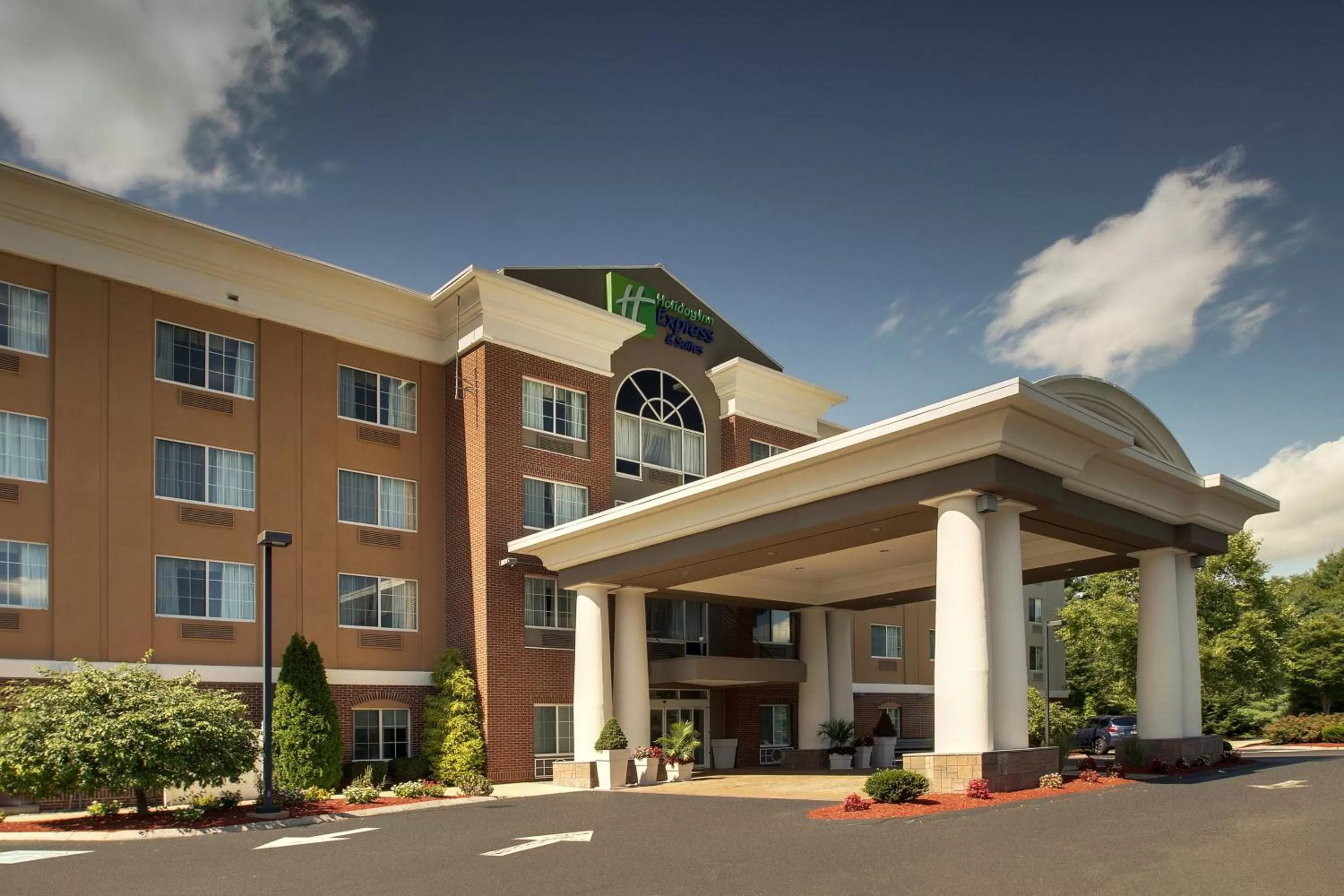 Property building in Holiday Inn Express Hotel & Suites Middleboro Raynham by IHG