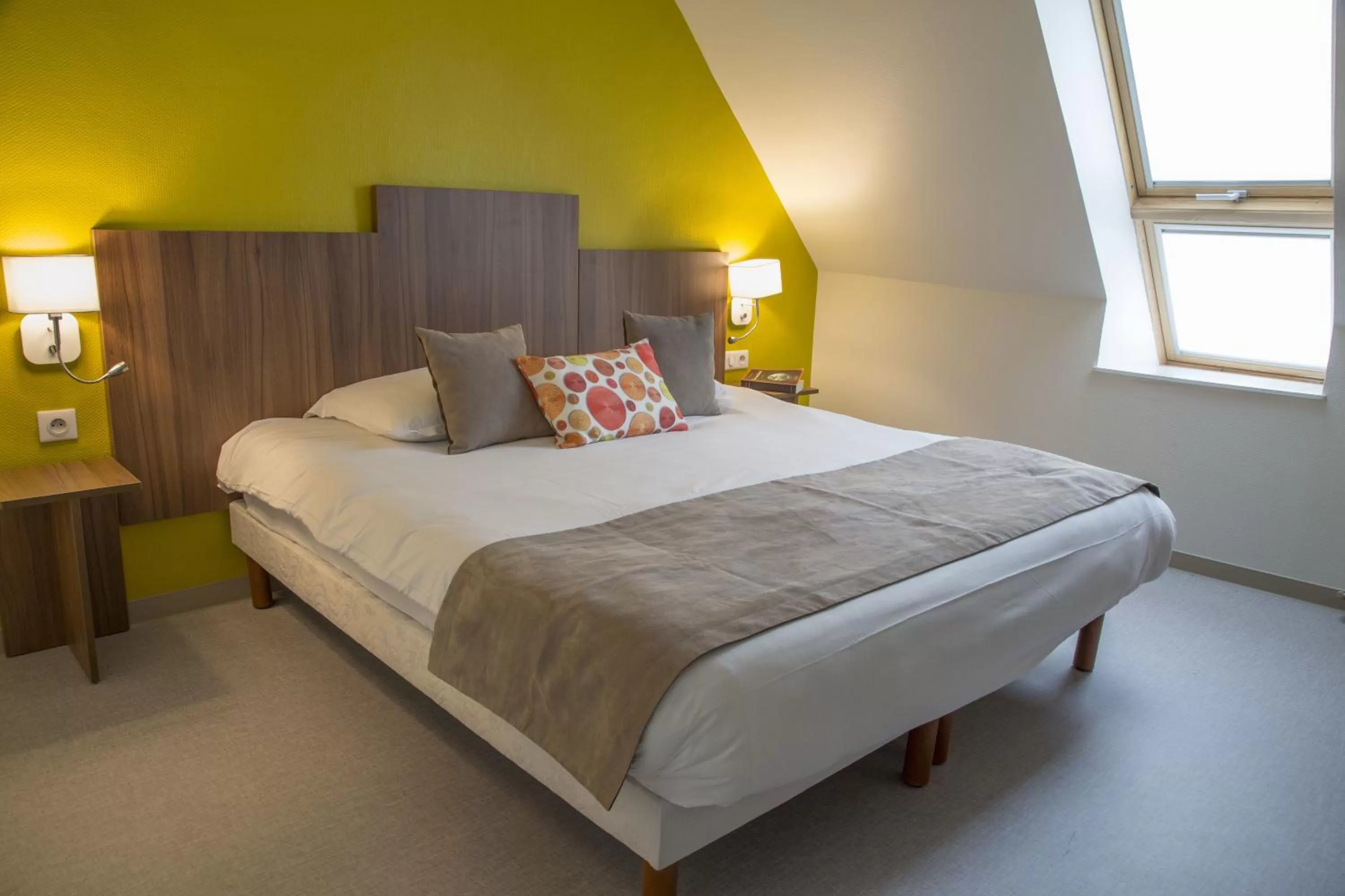 Photo of the whole room, Bed in Logis Hôtel Chaptal, Amboise