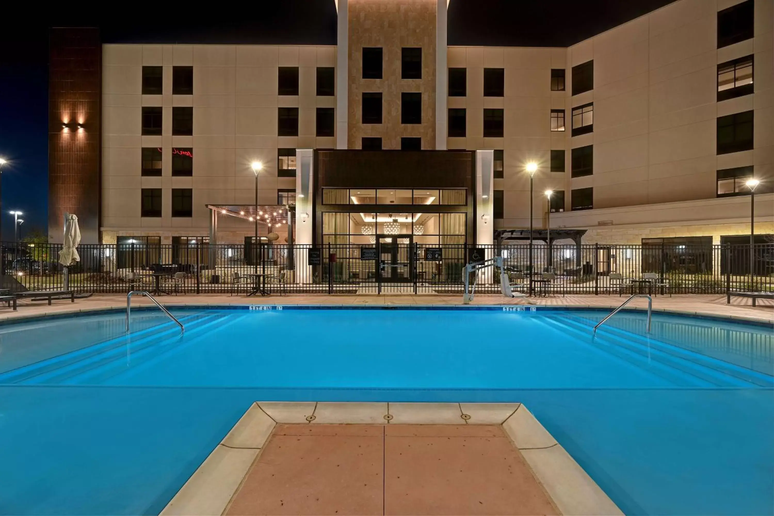 Property building, Swimming Pool in Homewood Suites by Hilton Dallas The Colony