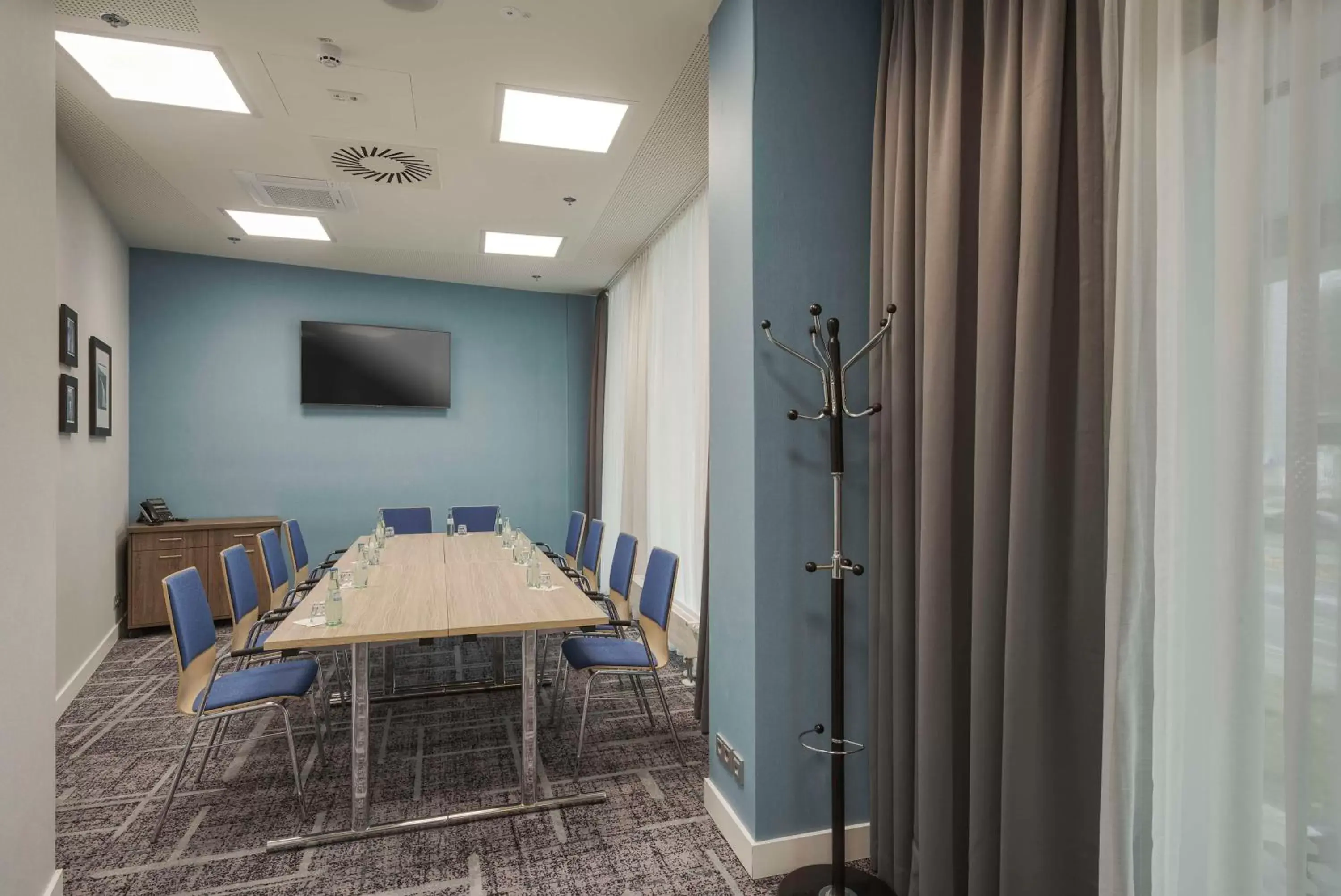 Meeting/conference room in Hampton by Hilton Stuttgart City Centre