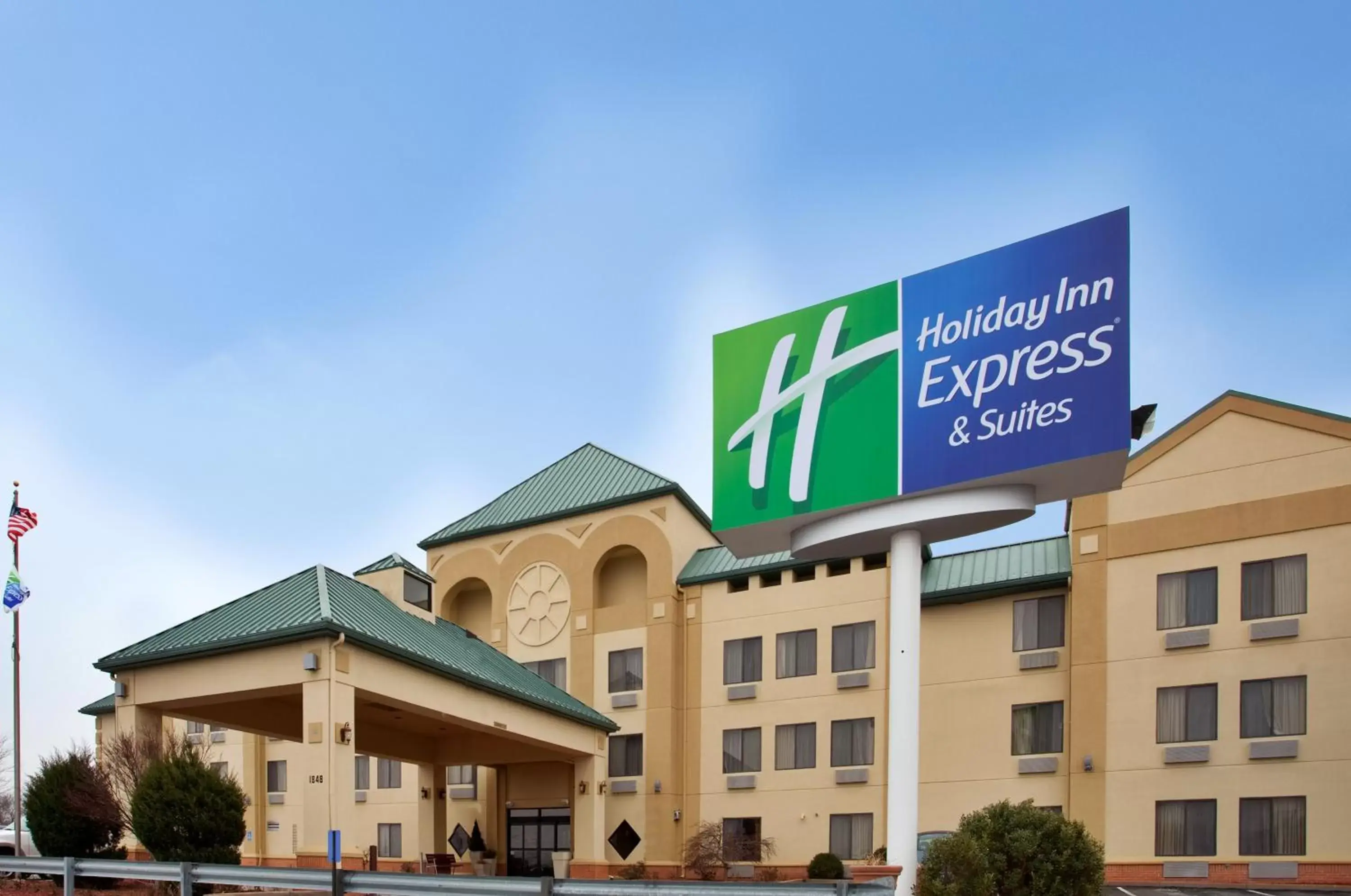 Property building in Holiday Inn Express Hotel & Suites Fenton/I-44, an IHG Hotel