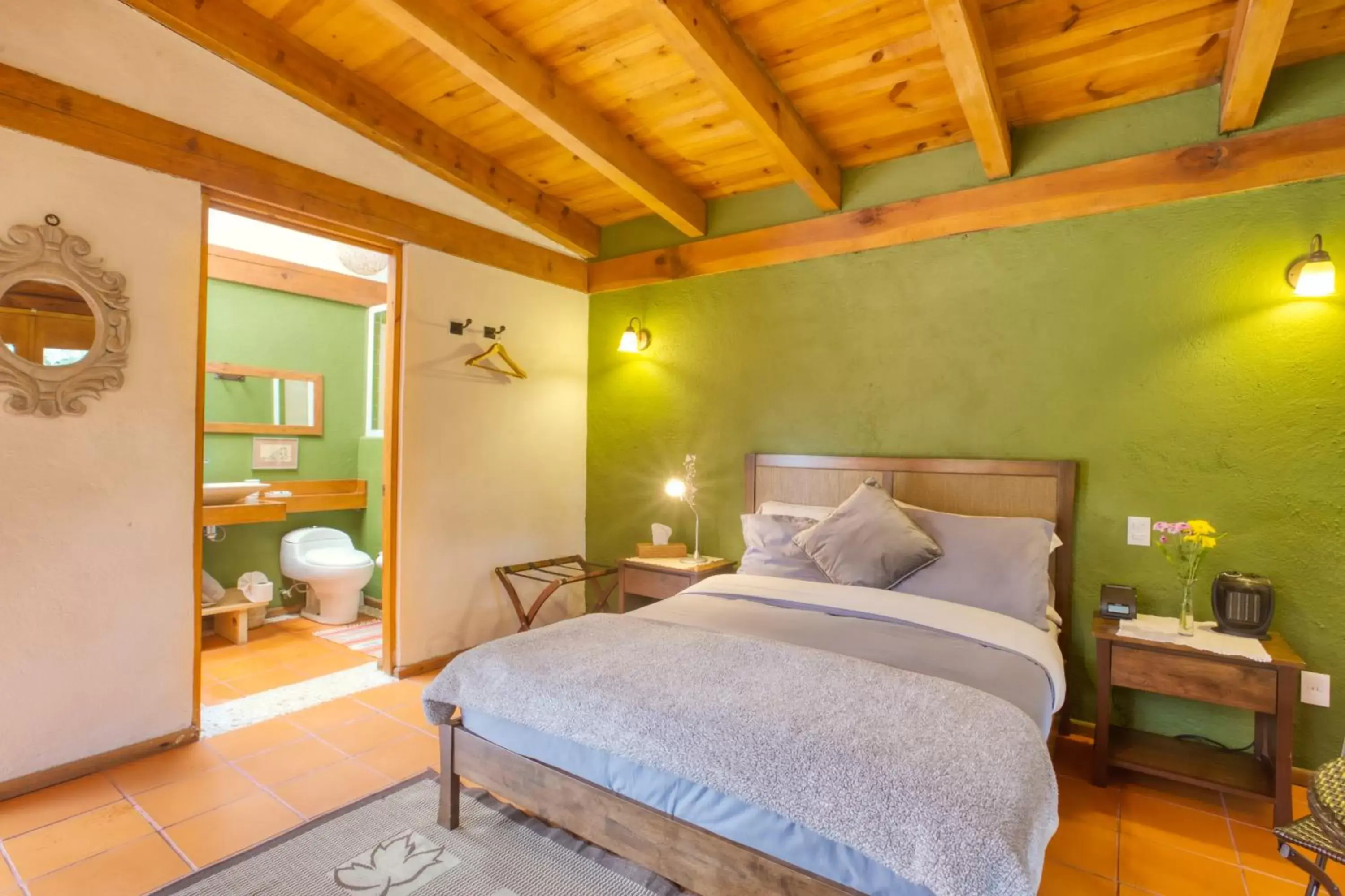 Photo of the whole room, Bed in La Joya del Viento