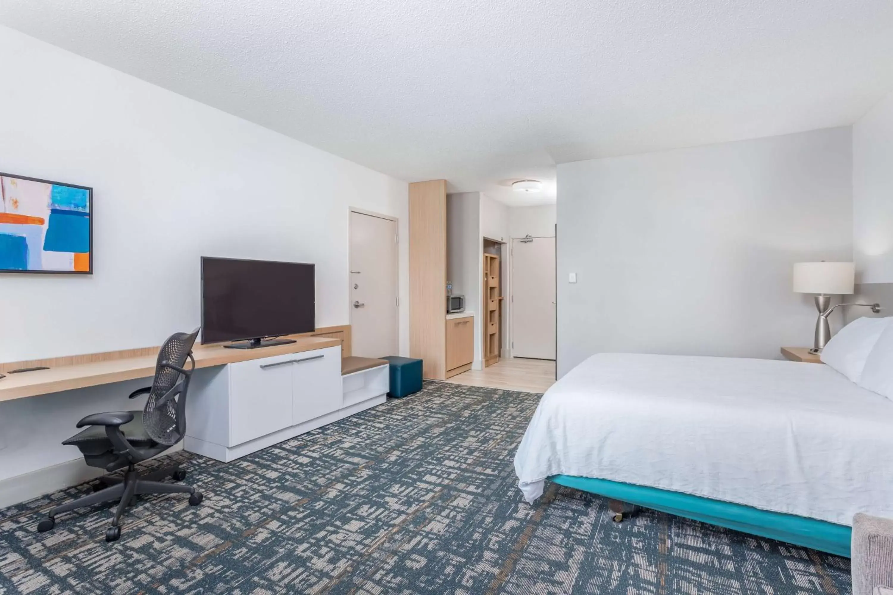 Bed in Hilton Garden Inn Cincinnati/Sharonville Bed in Hilton Garden Inn Cincinnati/Sharonville