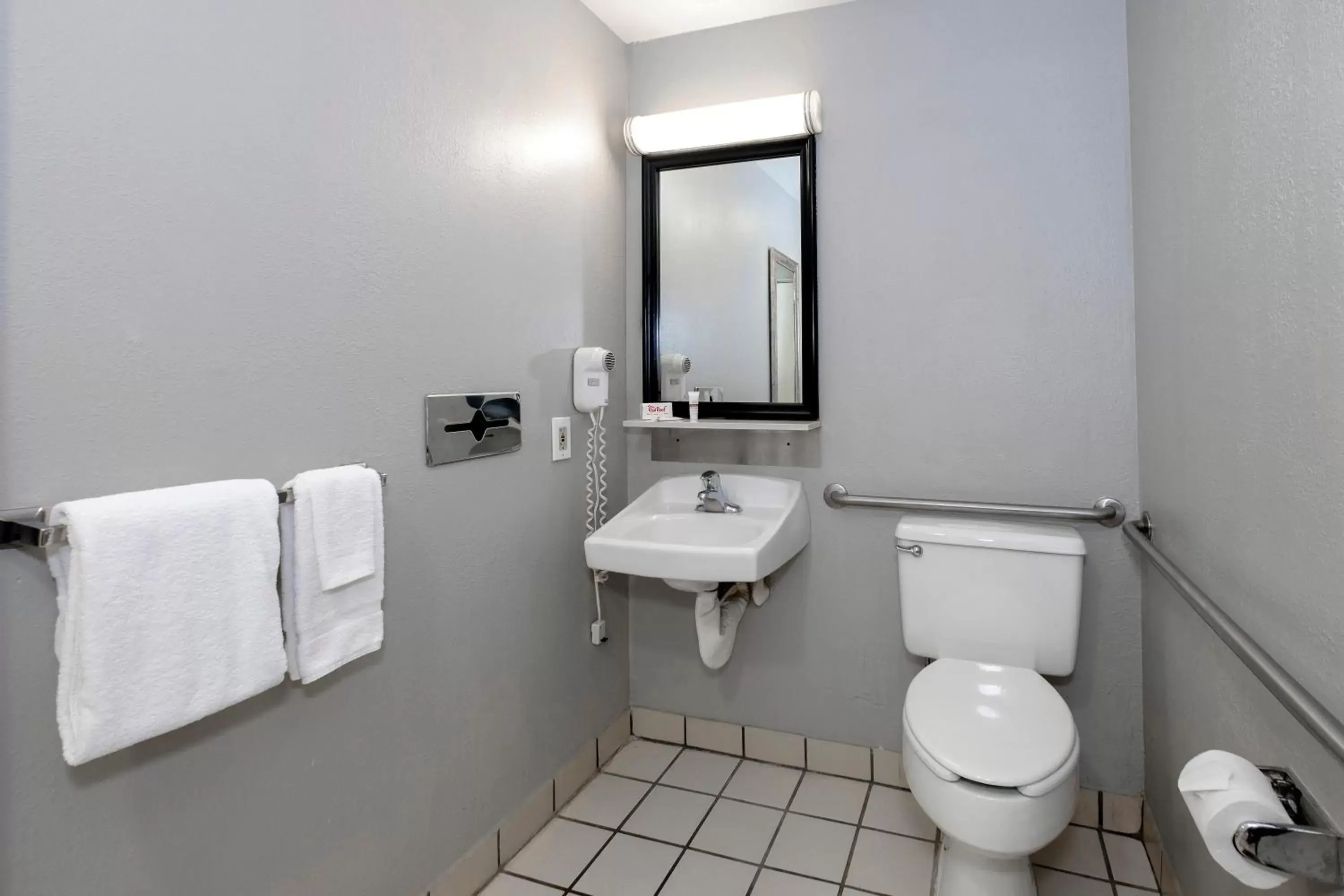 Other, Bathroom in Red Roof Inn PLUS Orlando-Convention Center- Int'l Dr