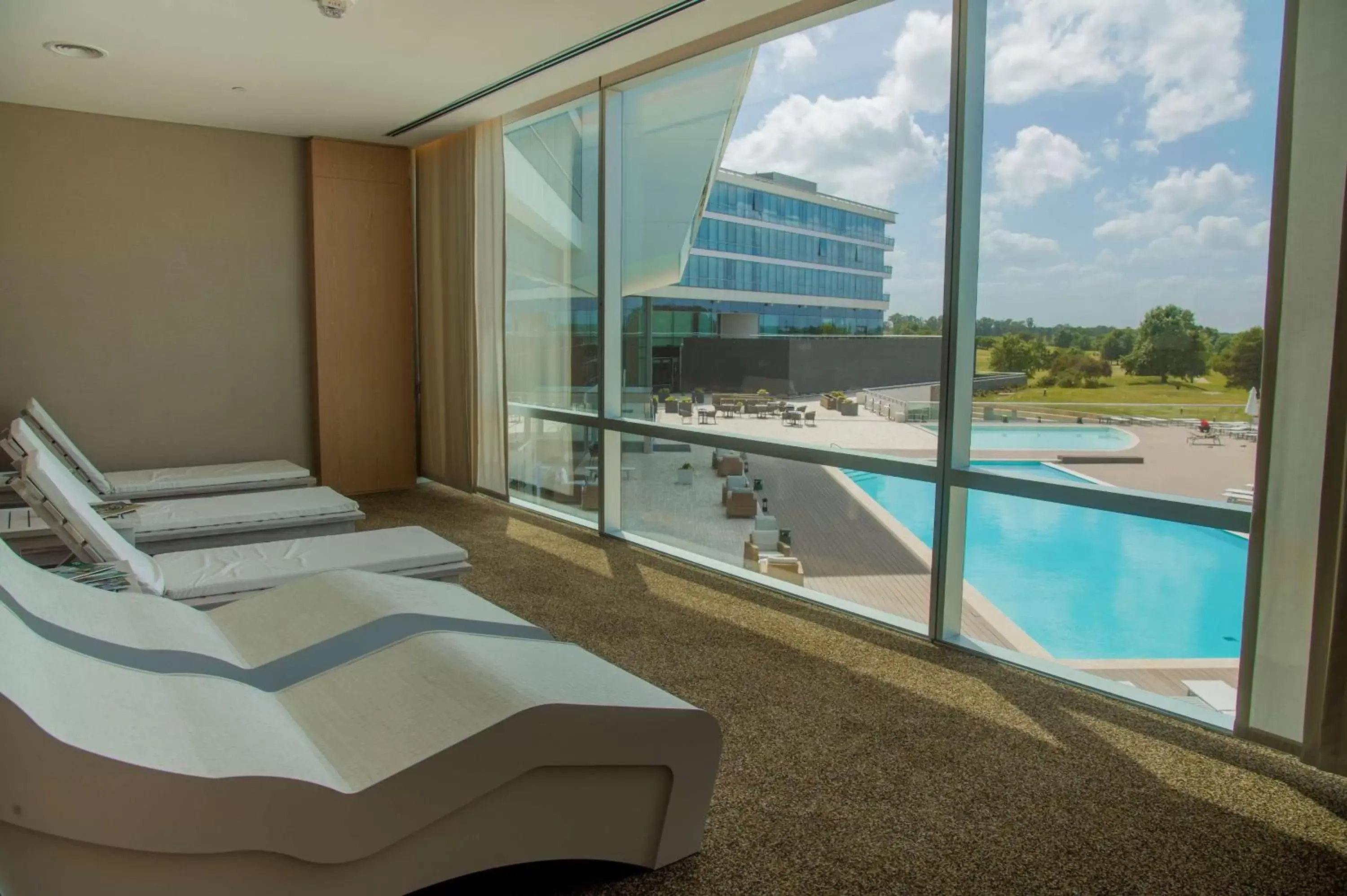 Property building, Pool View in Hilton Pilar