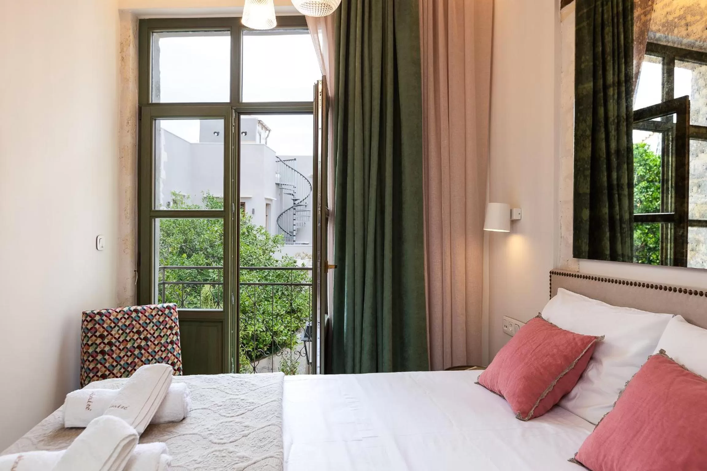 Bed in Neratze Hammam Suites