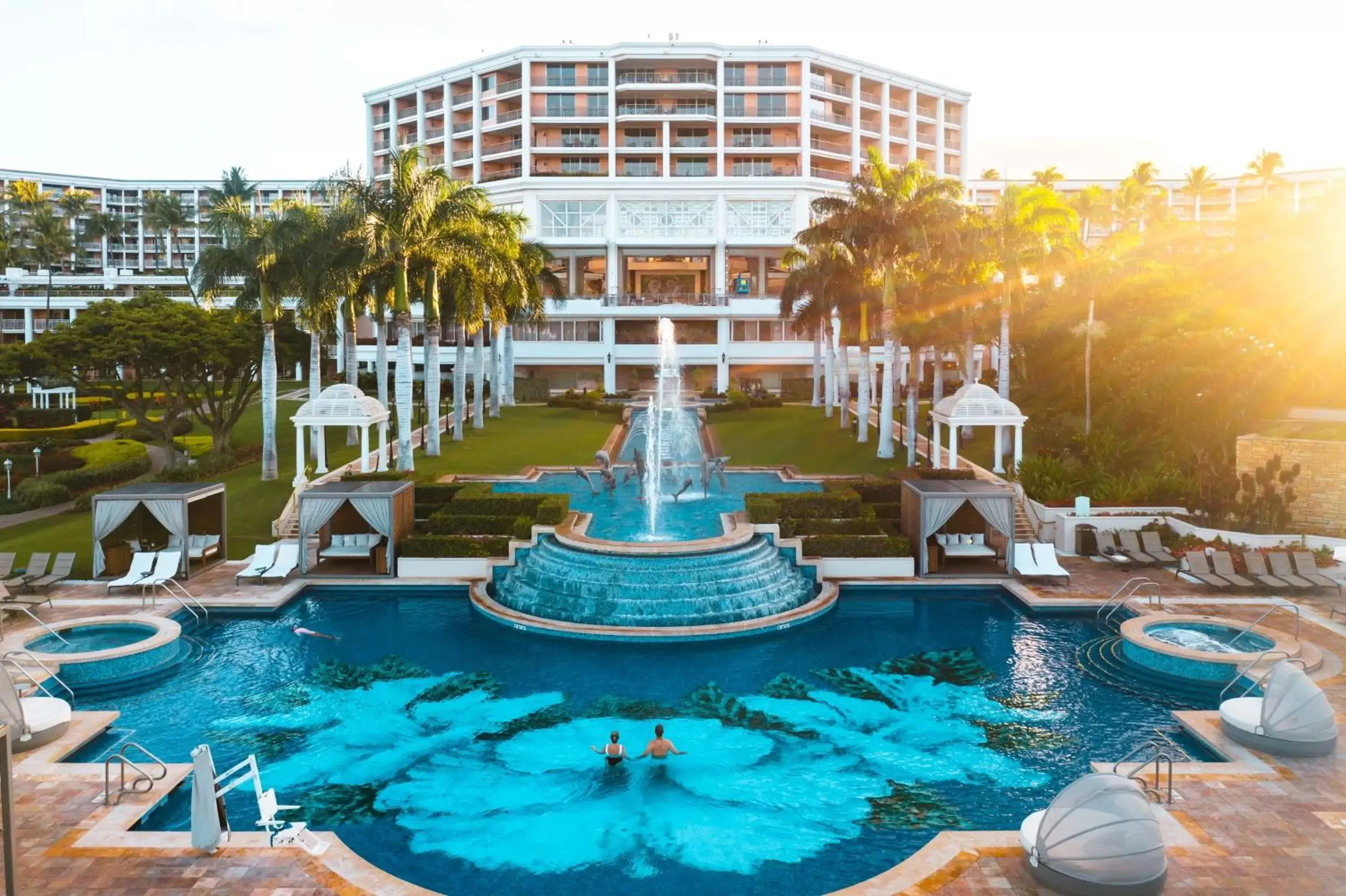 Pool view, Swimming Pool in Grand Wailea Resort Hotel & Spa, A Waldorf Astoria Resort