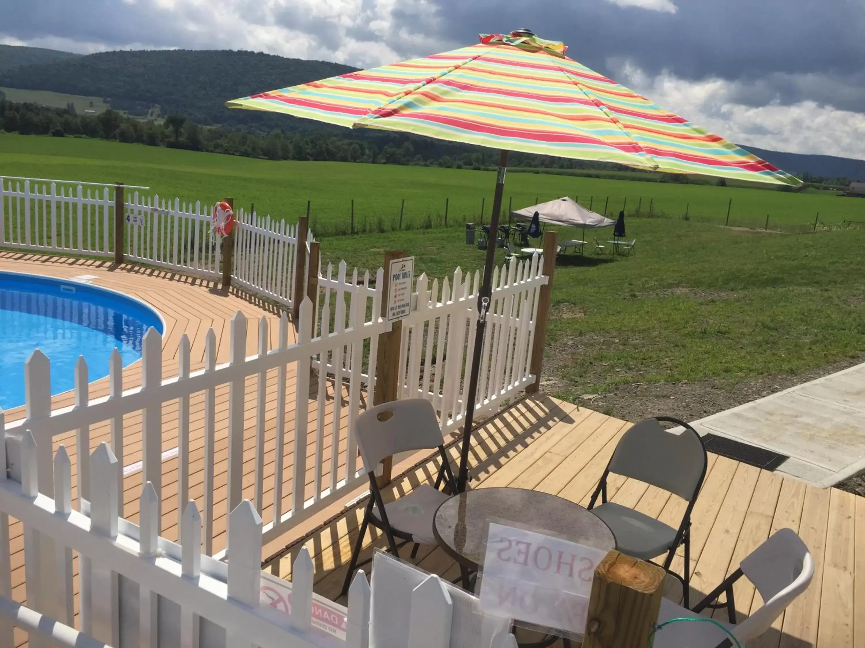 Natural landscape, Patio/Outdoor Area in Apple Inn and Suites Cooperstown Area