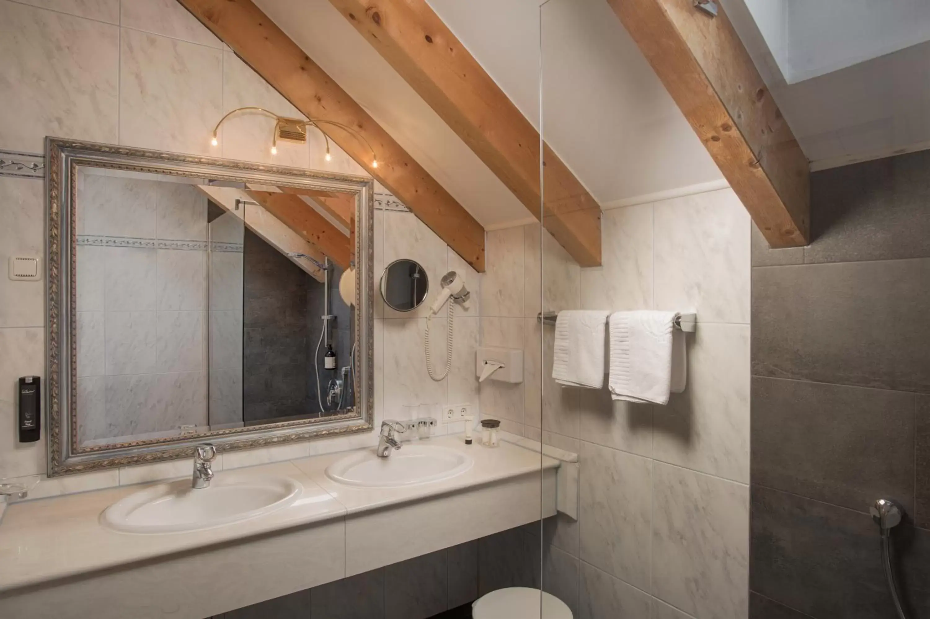 Shower, Bathroom in Schönblick - Sport & Active Hotel