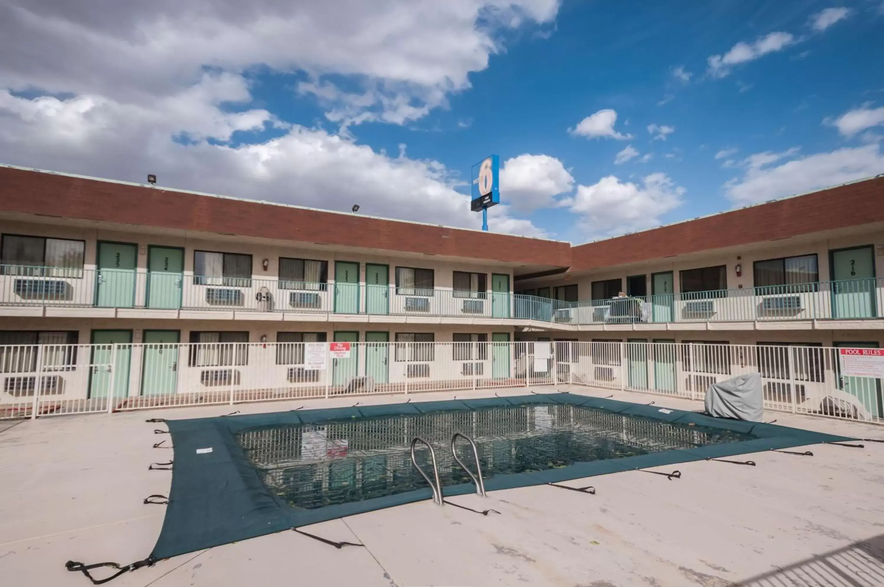 Pool view, Swimming Pool in Motel 6-Green River, UT