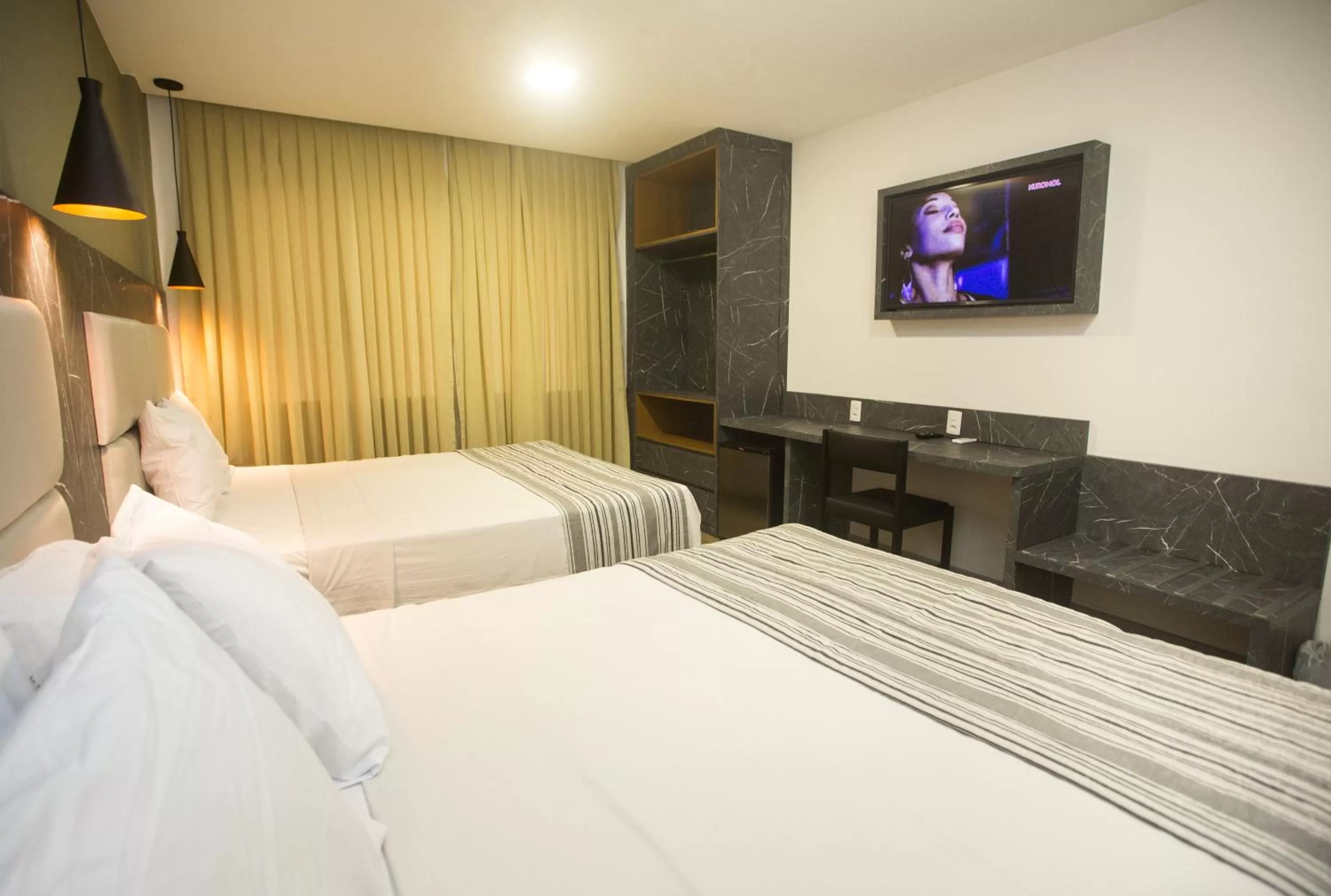 Bedroom, Bed in Real Palace Hotel