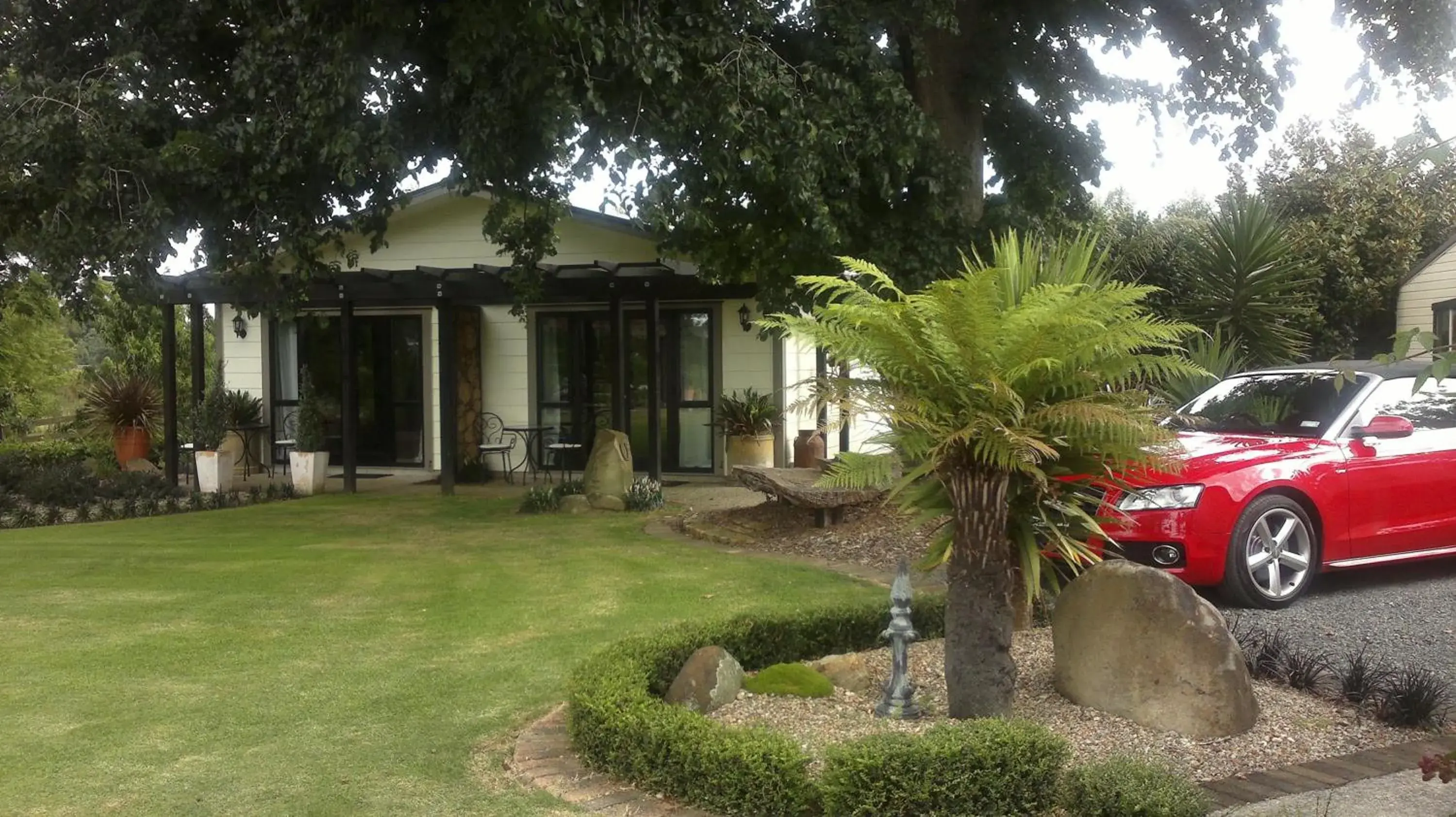 Day, Property Building in Cambridge Coach House