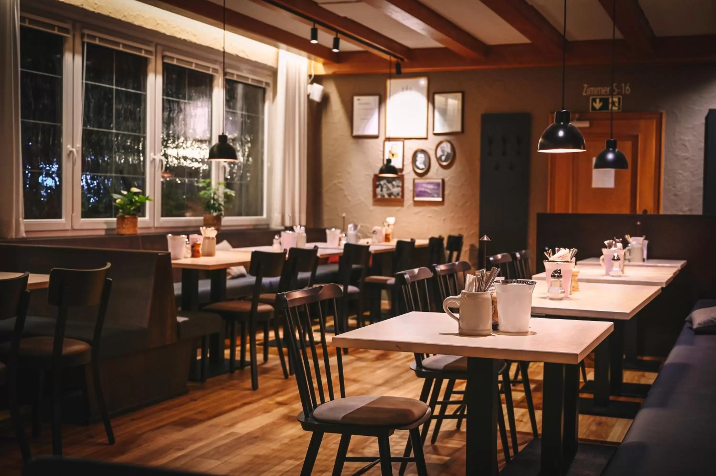 Restaurant/places to eat in Hotel Brauerei Gasthof Höhn