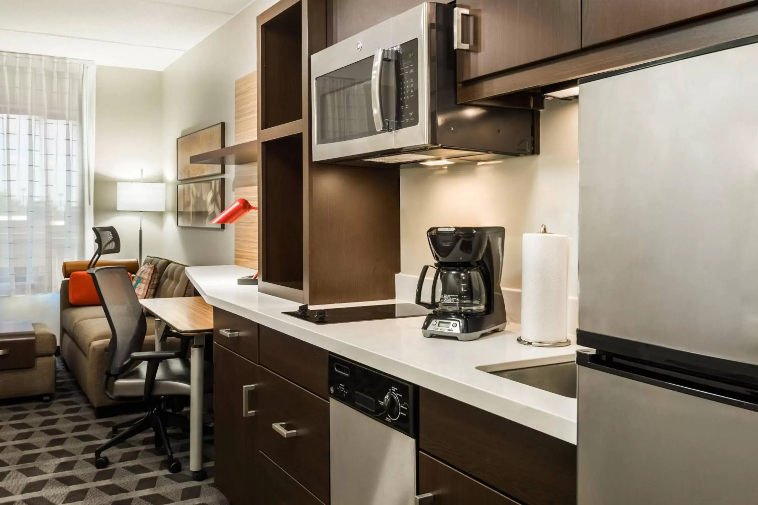 Kitchen or kitchenette, Kitchen/Kitchenette in TownePlace Suites by Marriott Latham Albany Airport