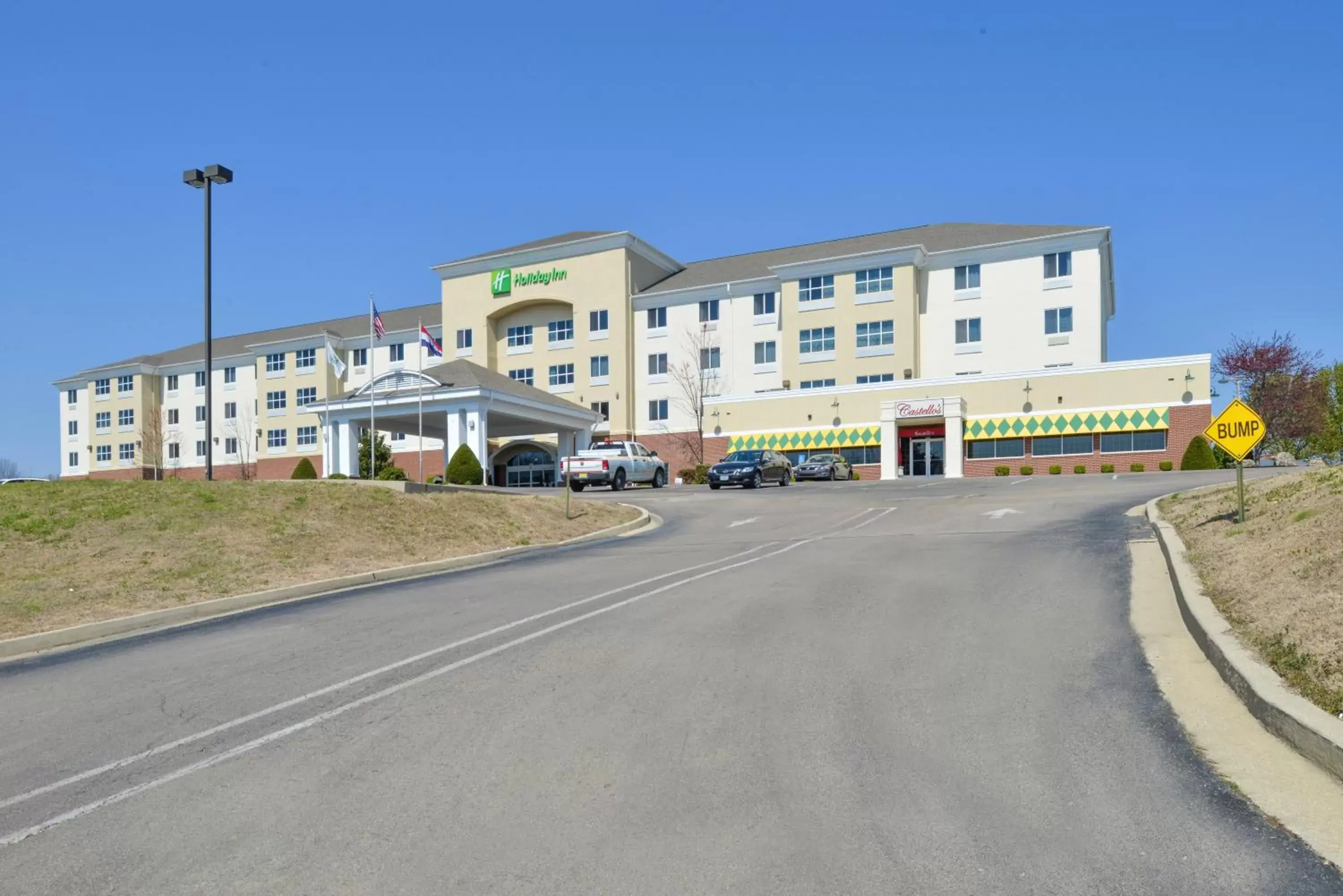 Property Building in Holiday Inn Poplar Bluff, an IHG Hotel