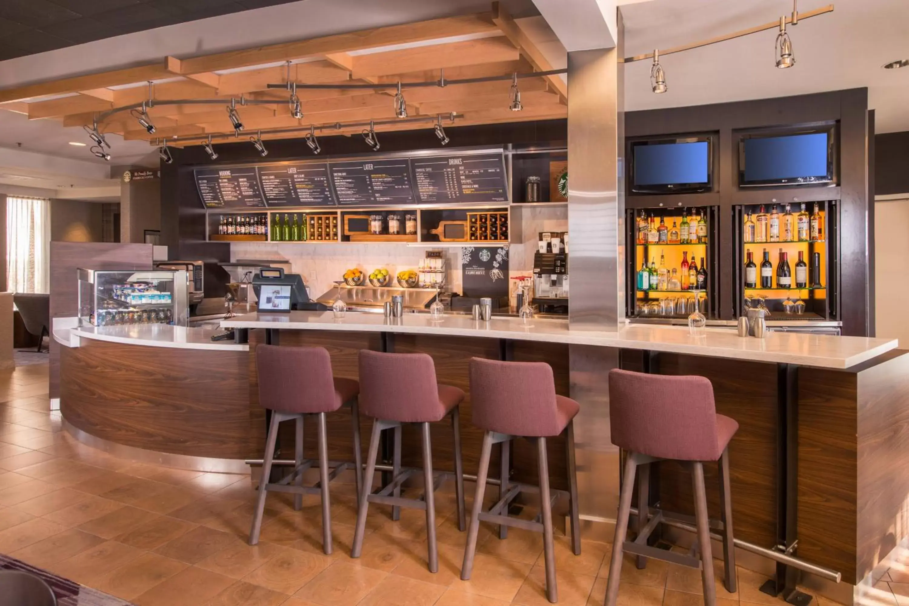 Restaurant/places to eat, Lounge/Bar in Courtyard by Marriott Dulles Airport Chantilly