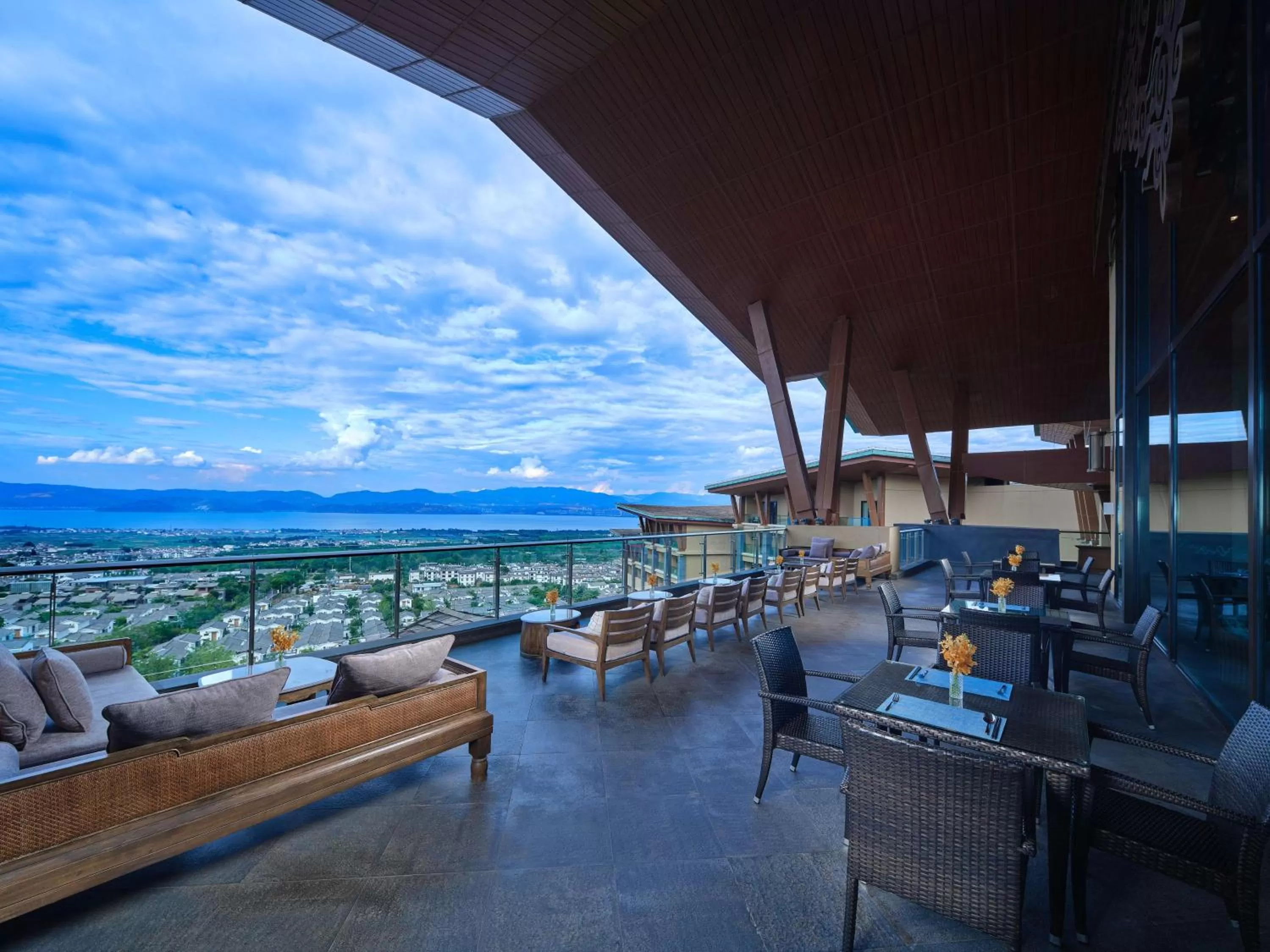 Property building in Hilton Dali Resort & Spa