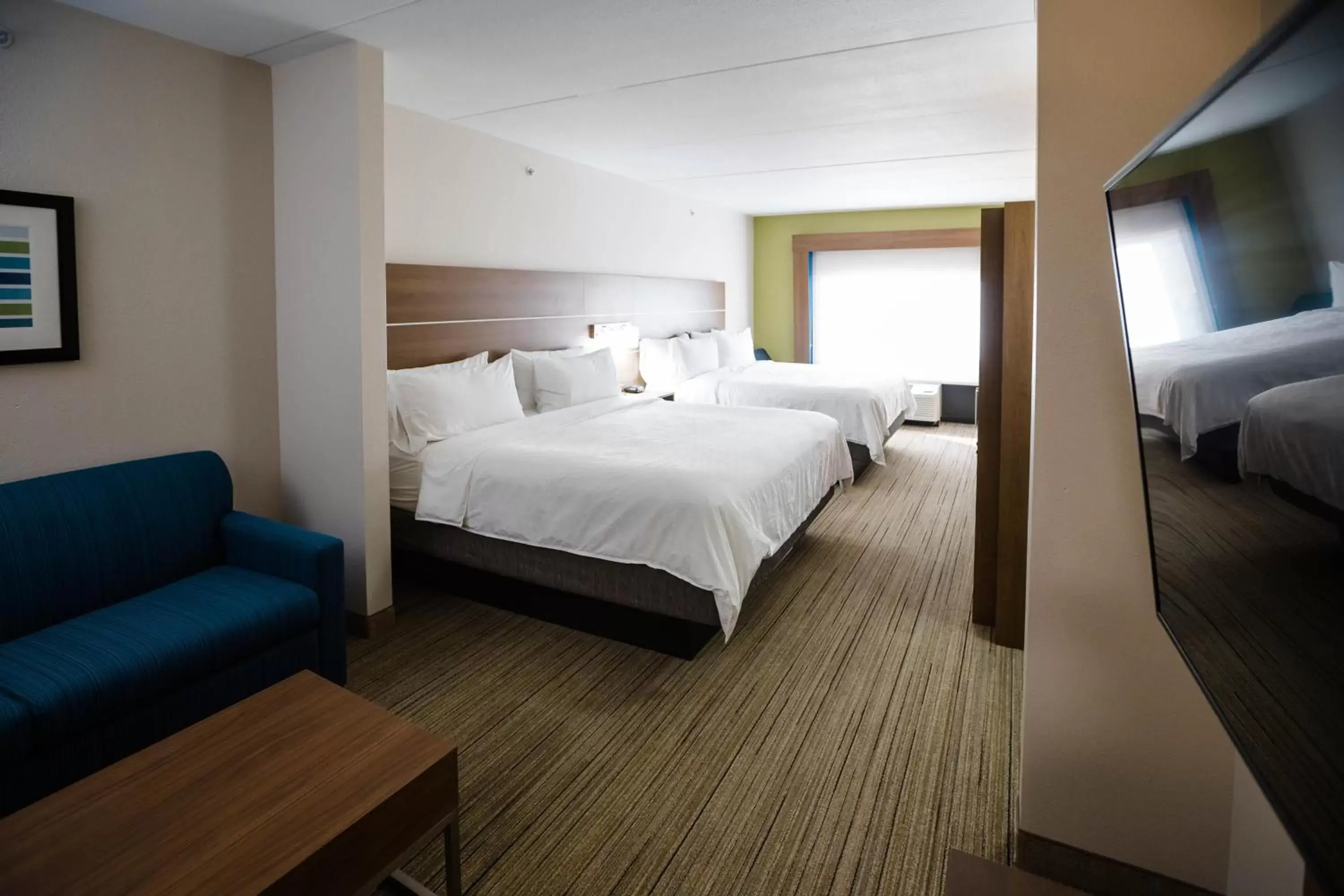 Photo of the whole room, Bed in Holiday Inn Express & Suites Knoxville-Farragut, an IHG Hotel