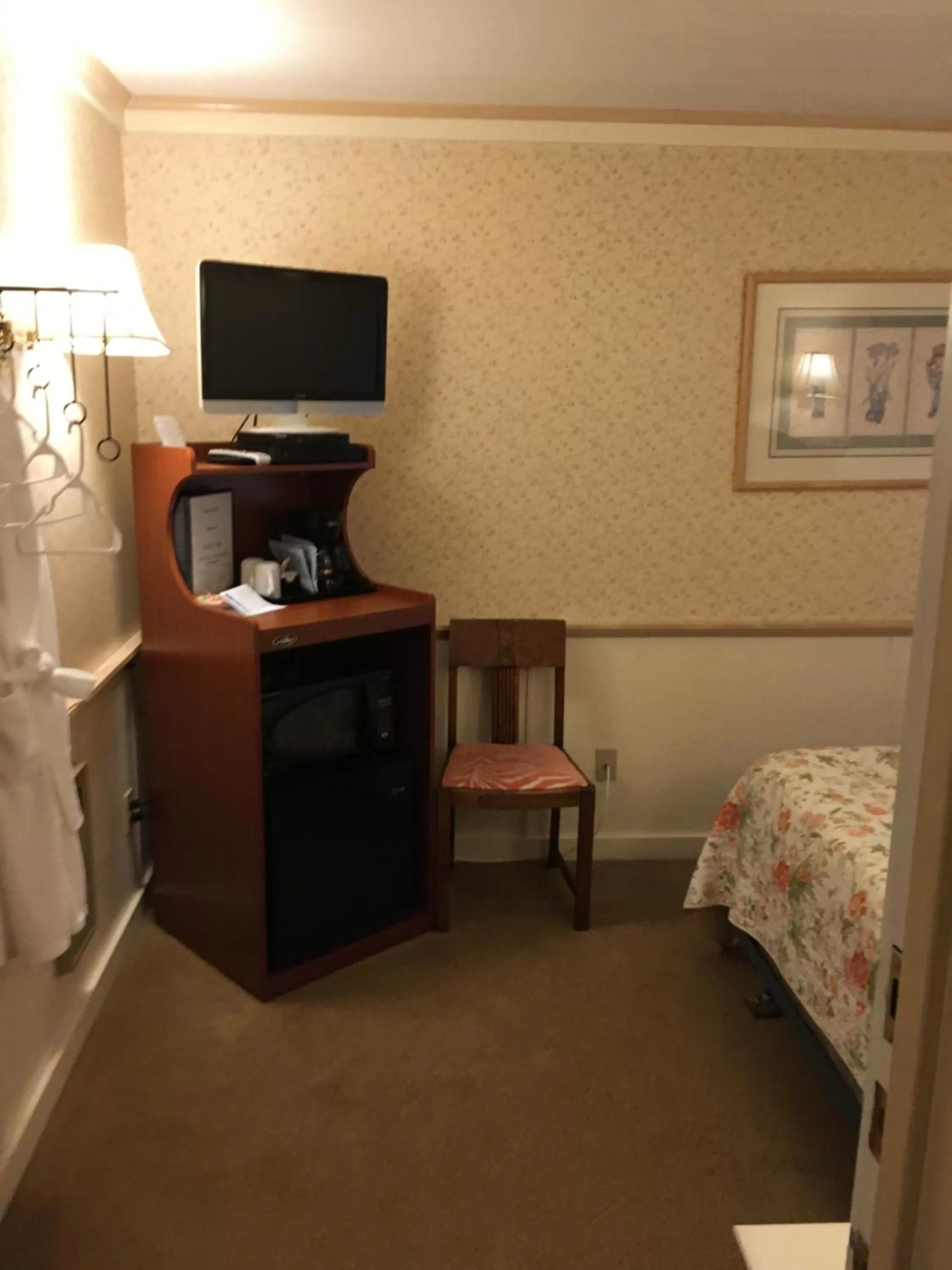 Bed in Alexander's Lodge