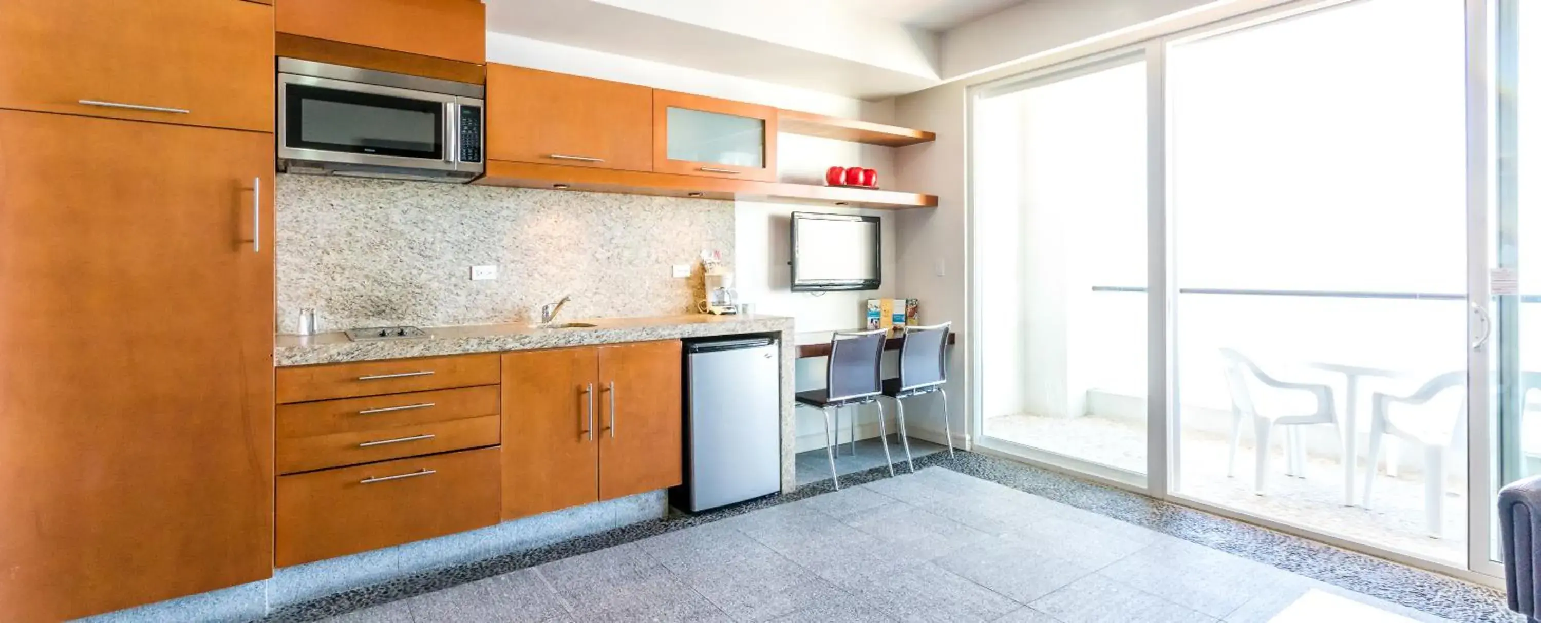 Kitchen or kitchenette, Kitchen/Kitchenette in Rosarito Beach Hotel