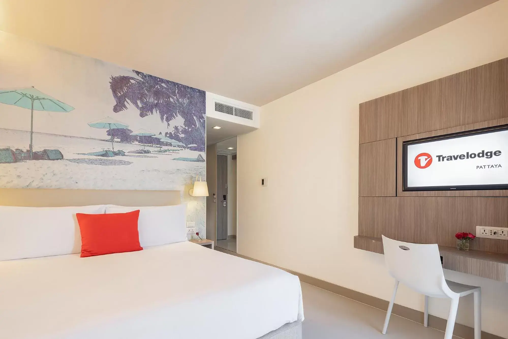 Bedroom in Travelodge Pattaya