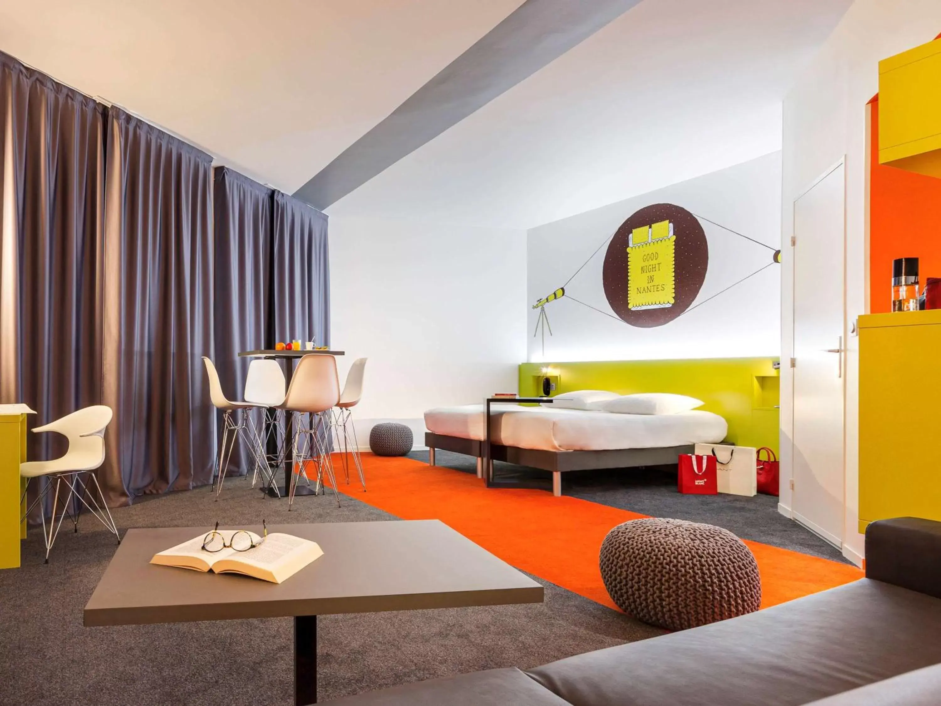 Photo of the whole room in ibis Styles Nantes Centre Gare