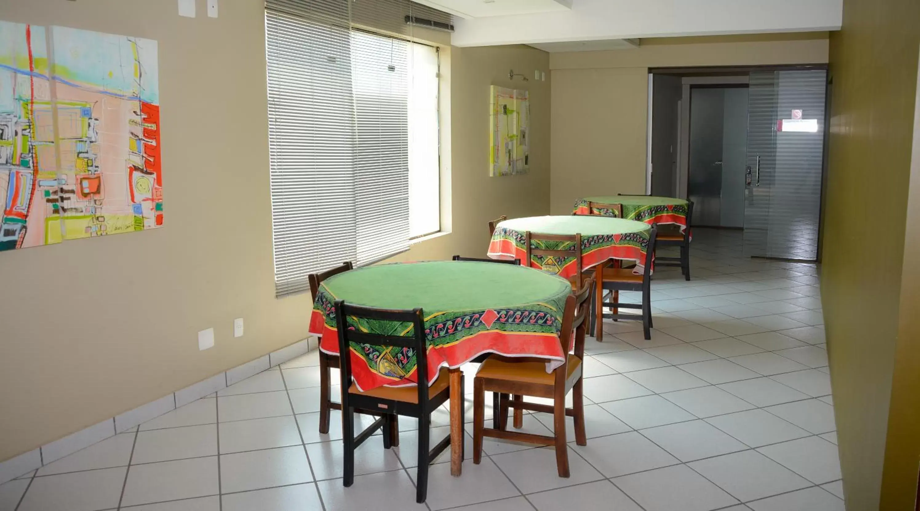 Restaurant/places to eat in VOA Plazza Hotel Restaurant/places to eat in VOA Plazza Hotel