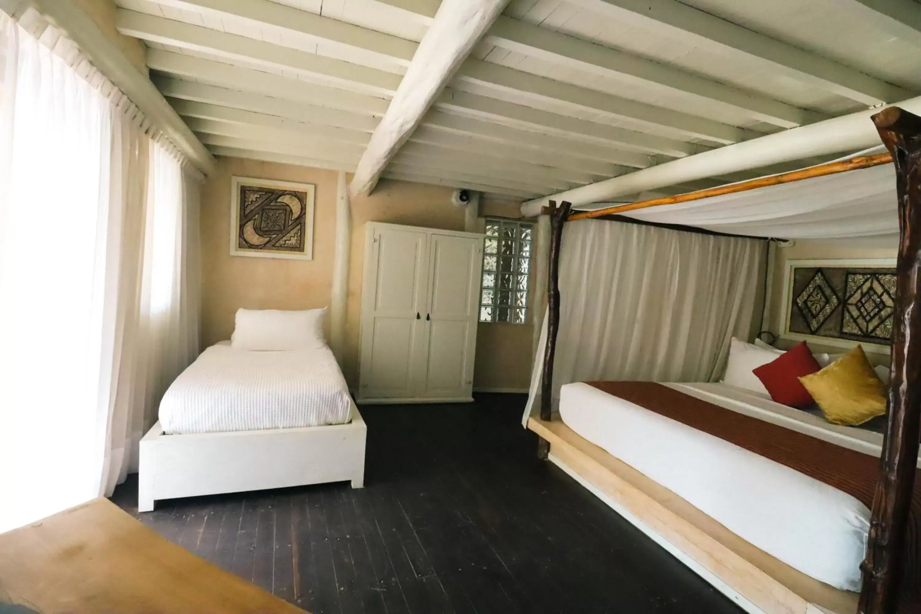 Photo of the whole room, Bed in Villa Las Estrellas Tulum - located at the party zone