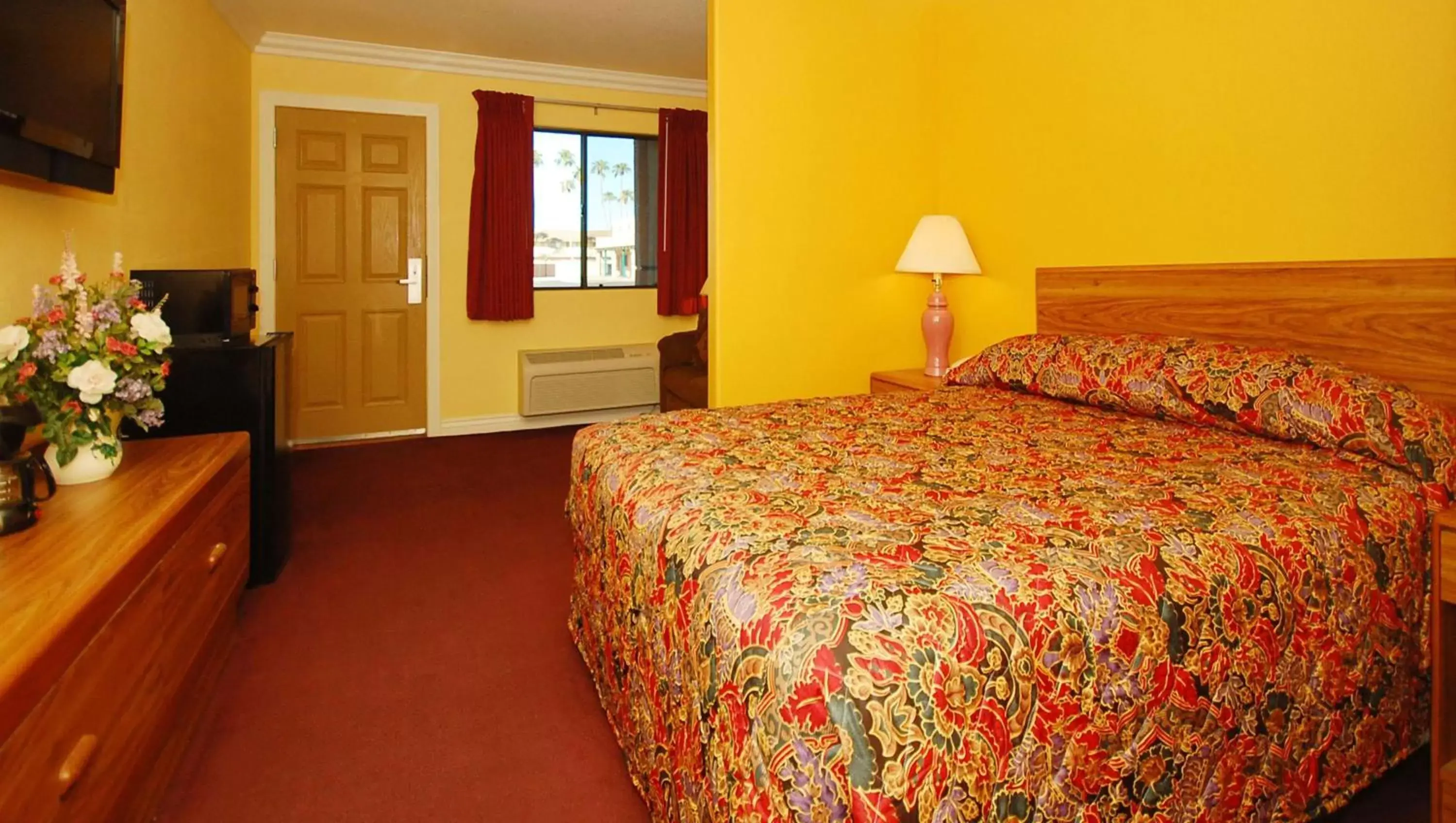 Photo of the whole room, Bed in Magnuson Hotel Blythe Photo of the whole room, Bed in Magnuson Hotel Blythe