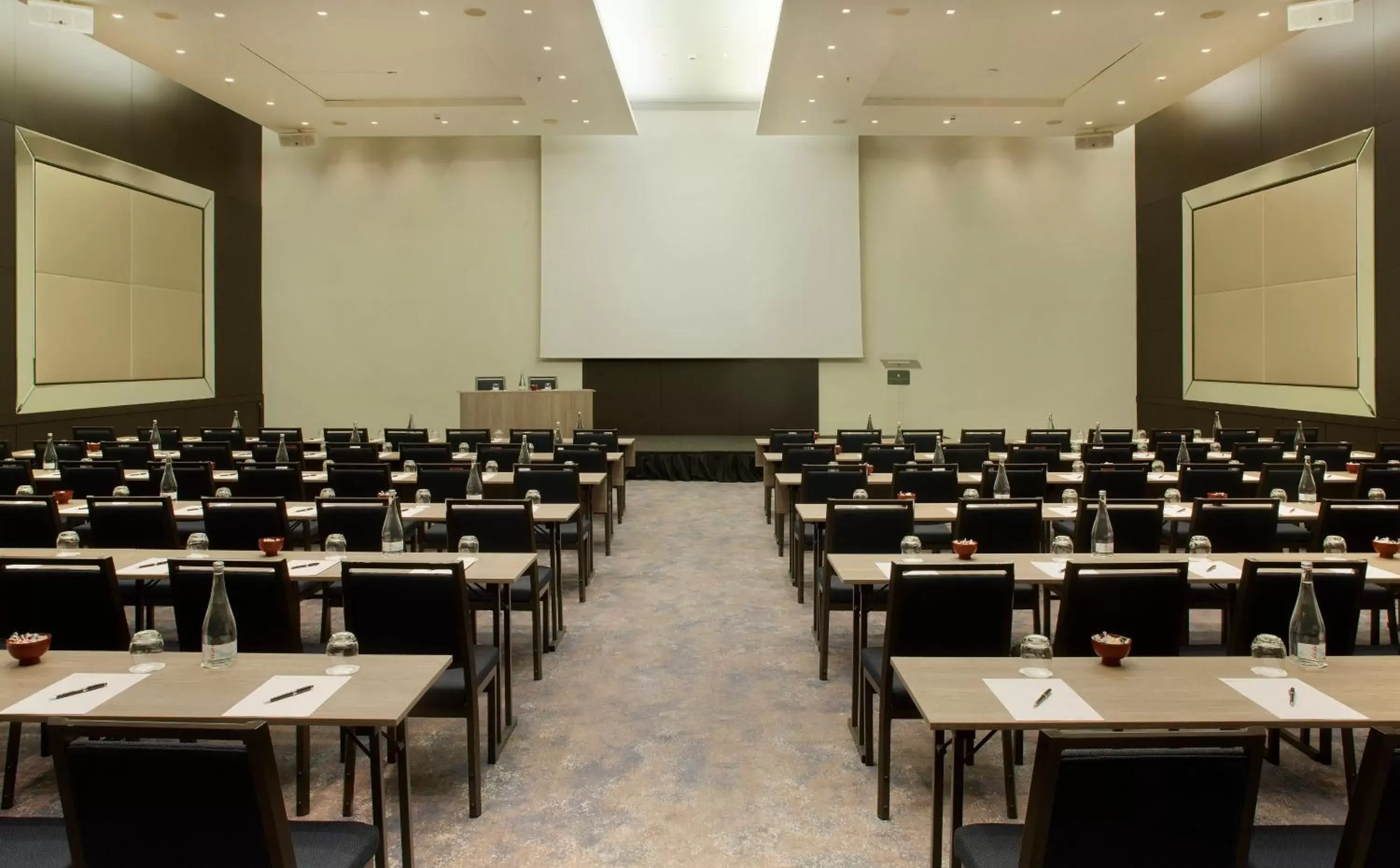 Meeting/conference room, Business Area/Conference Room in InterContinental Lisbon, an IHG Hotel