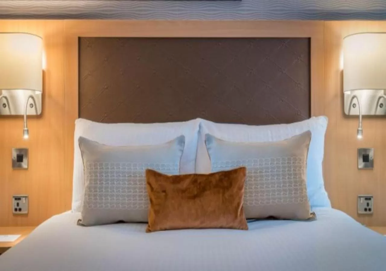 Bedroom, Bed in Clayton Hotel Chiswick