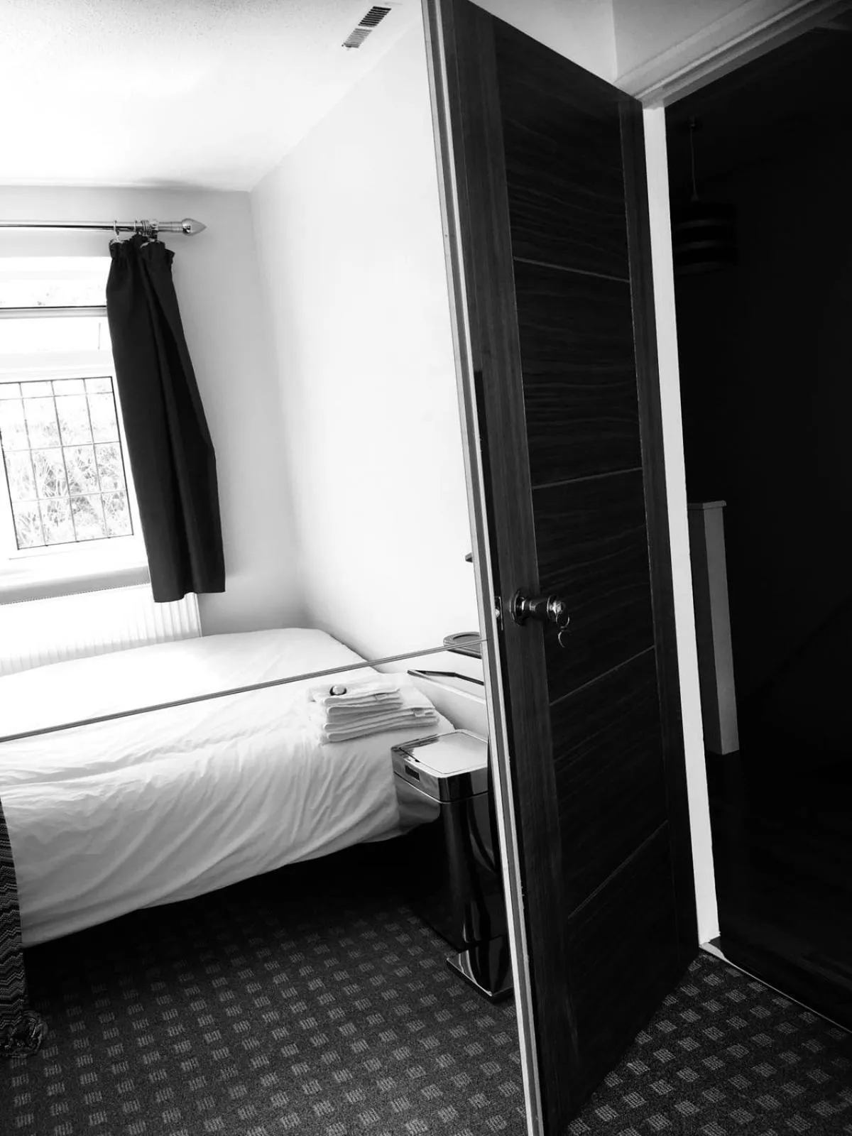 Bedroom, Bed in Bianca's House Hotel Heathrow Airport