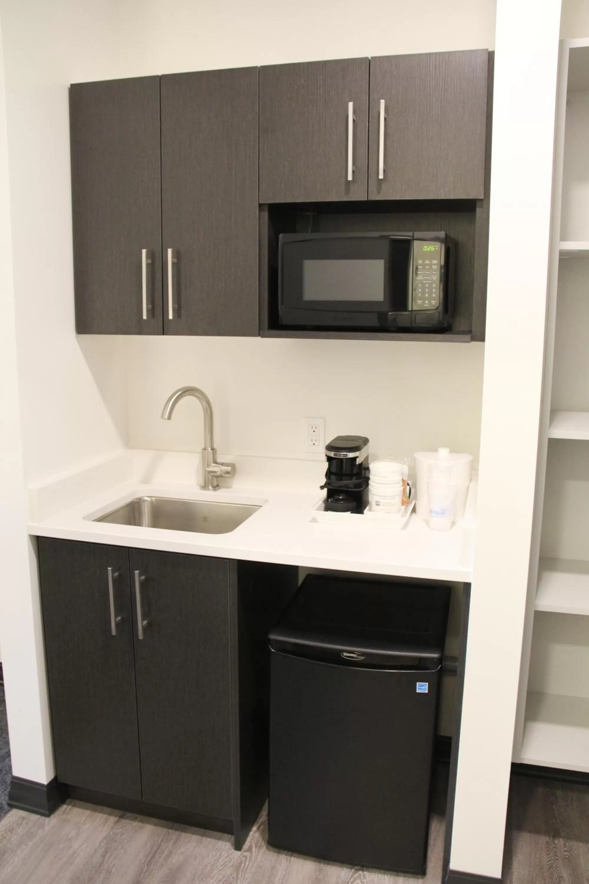 Kitchen or kitchenette in Best Western Plus Winkler