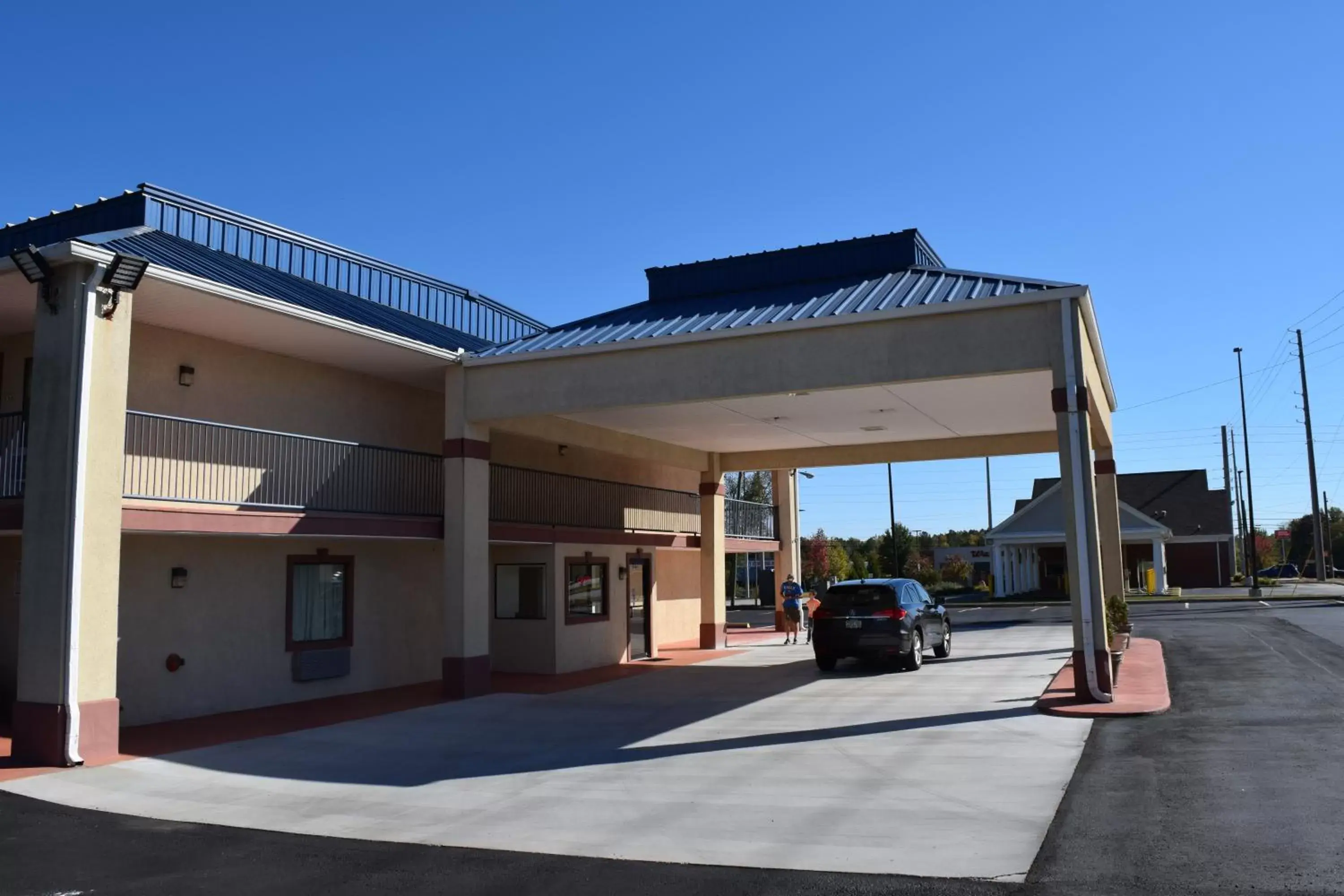 Facade/Entrance in Royal Inn & Suites