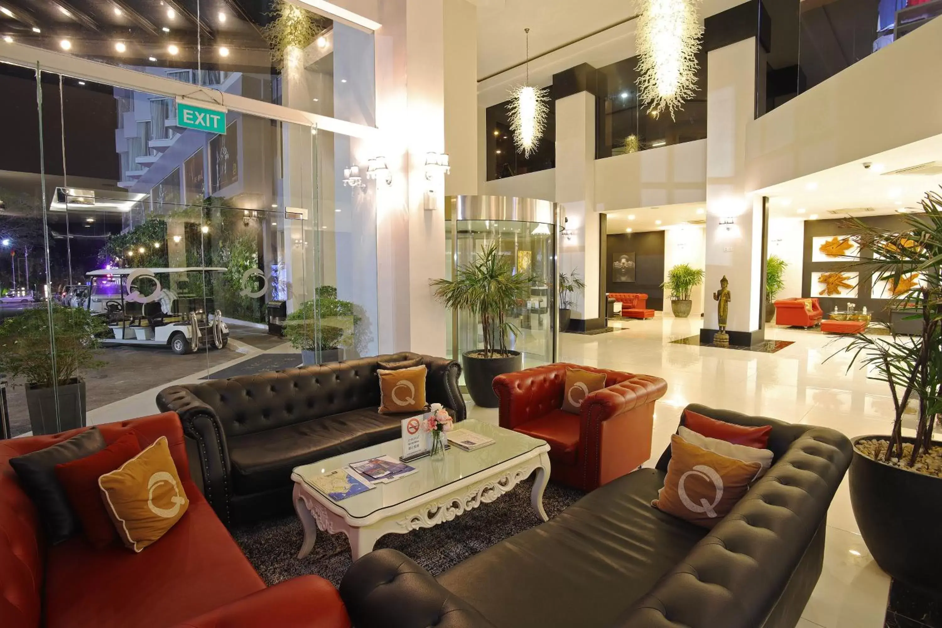 Lobby or reception, Lounge/Bar in Queenco Hotel & Casino