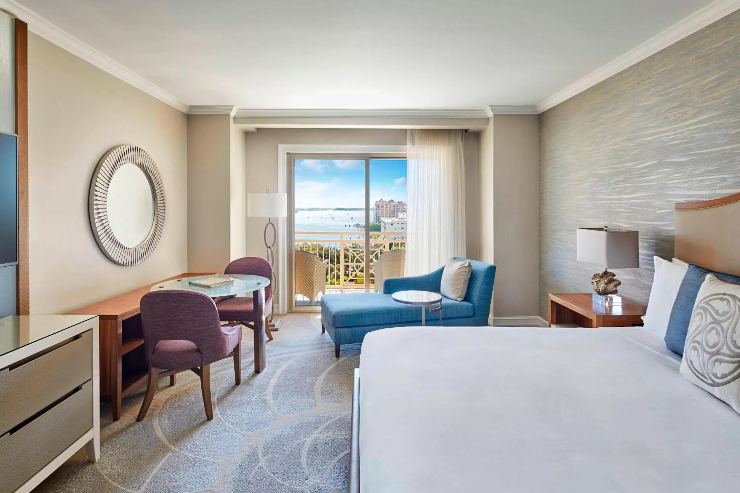 Club Marina View, Club level, Guest room, 1 King, High floor in The Ritz-Carlton, Sarasota
