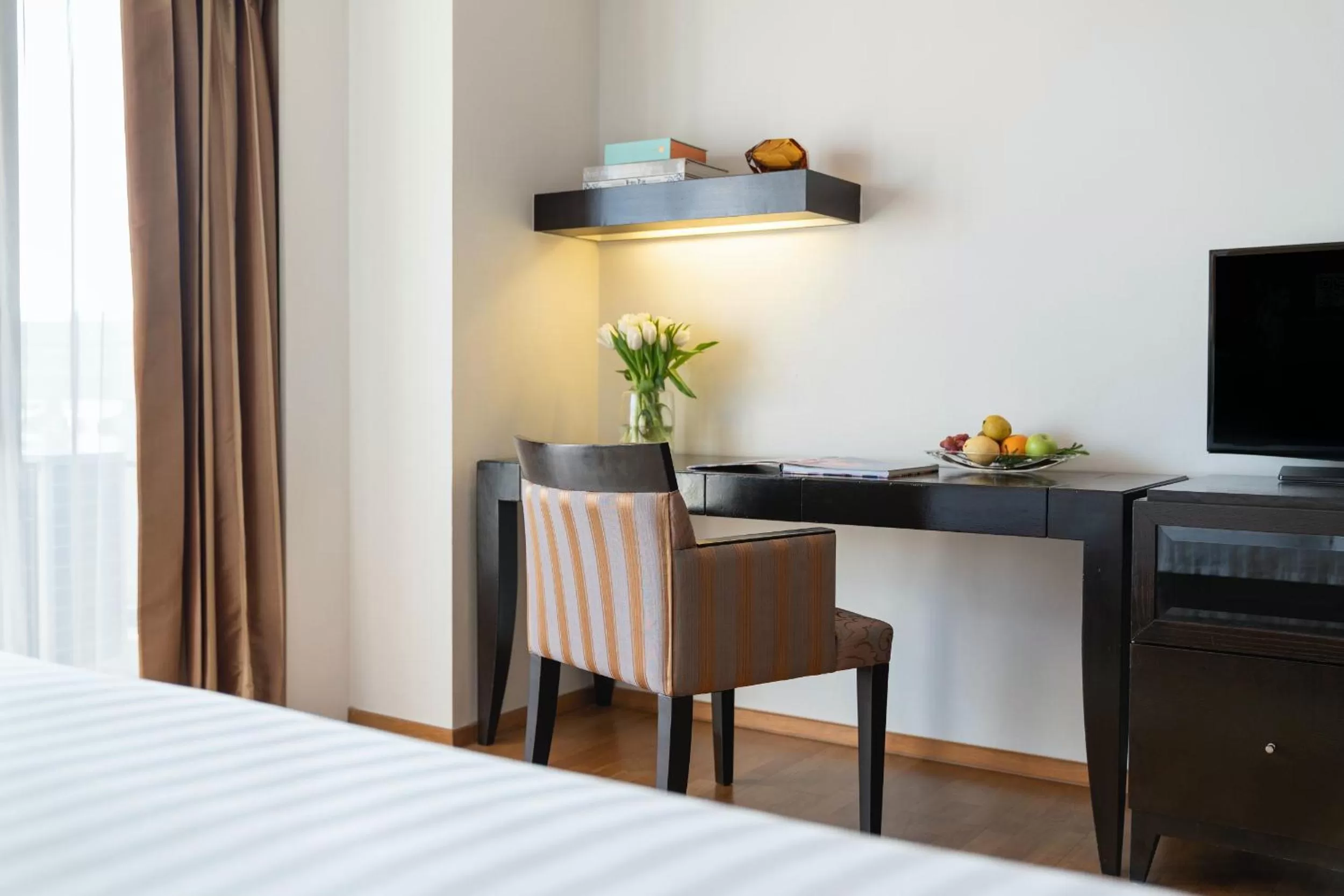 Bedroom, Bed in lebua at State Tower