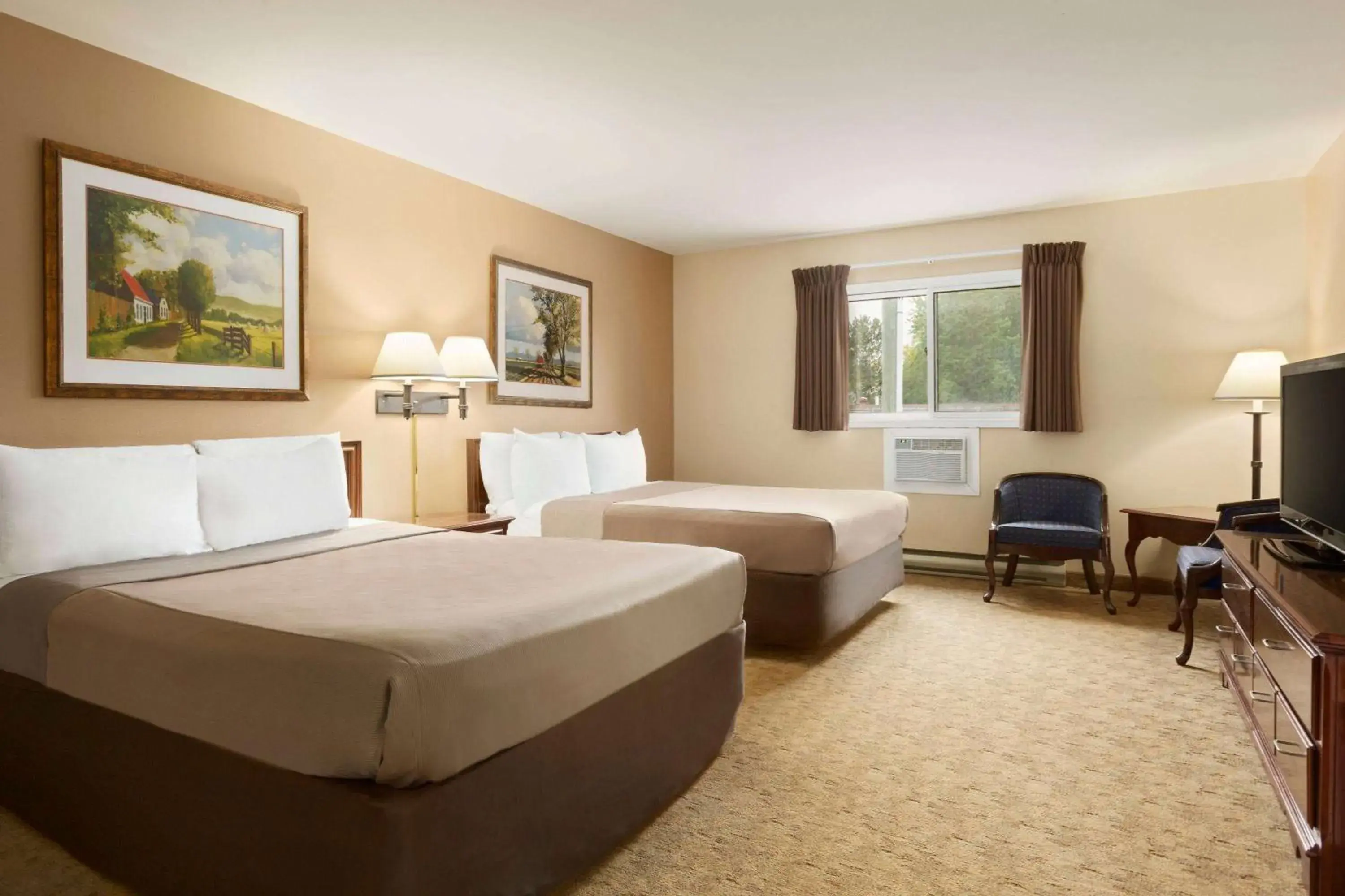 Photo of the whole room, Bed in Travelodge by Wyndham Kenora Photo of the whole room, Bed in Travelodge by Wyndham Kenora