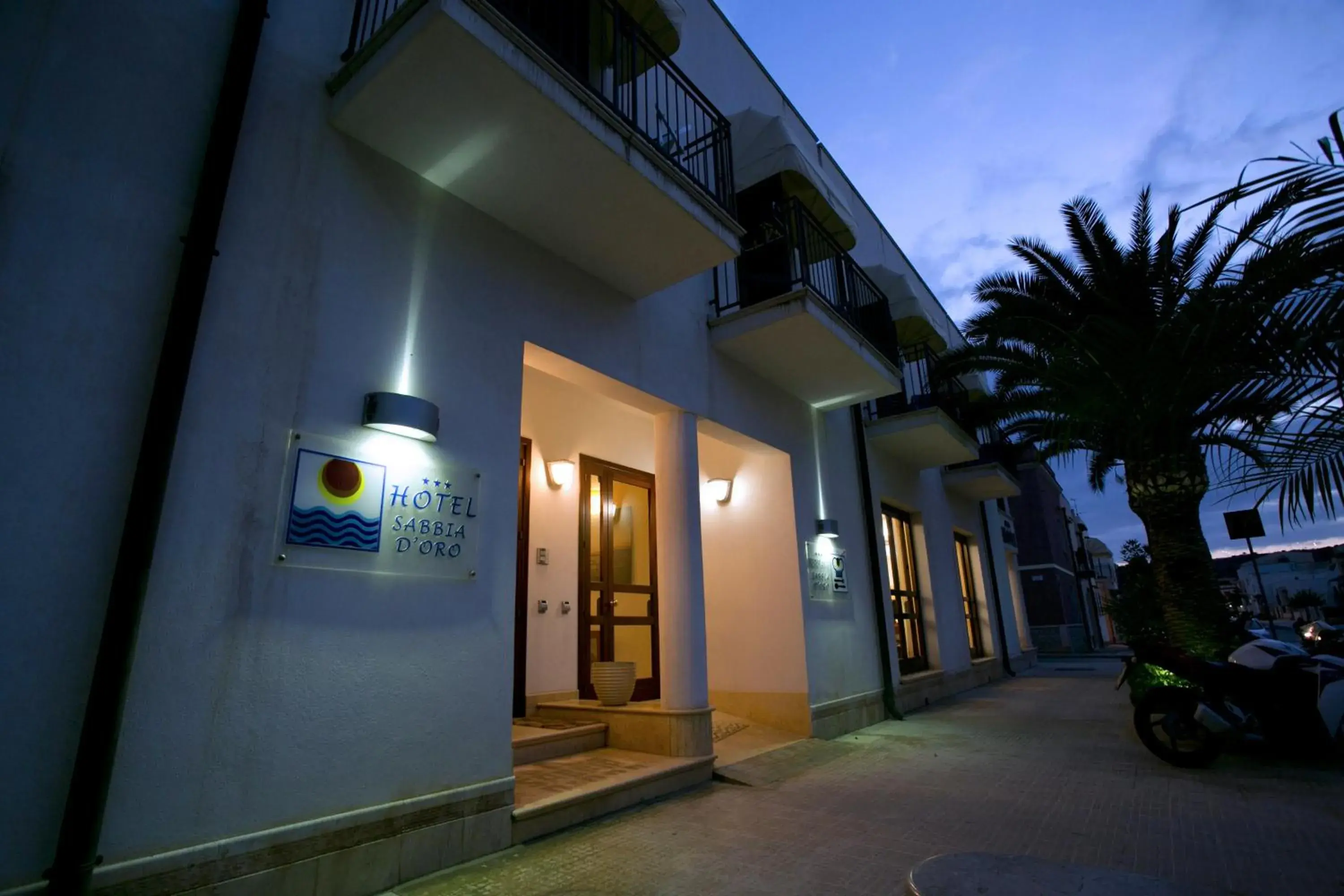 Facade/entrance, Property Building in Hotel Sabbia d'Oro