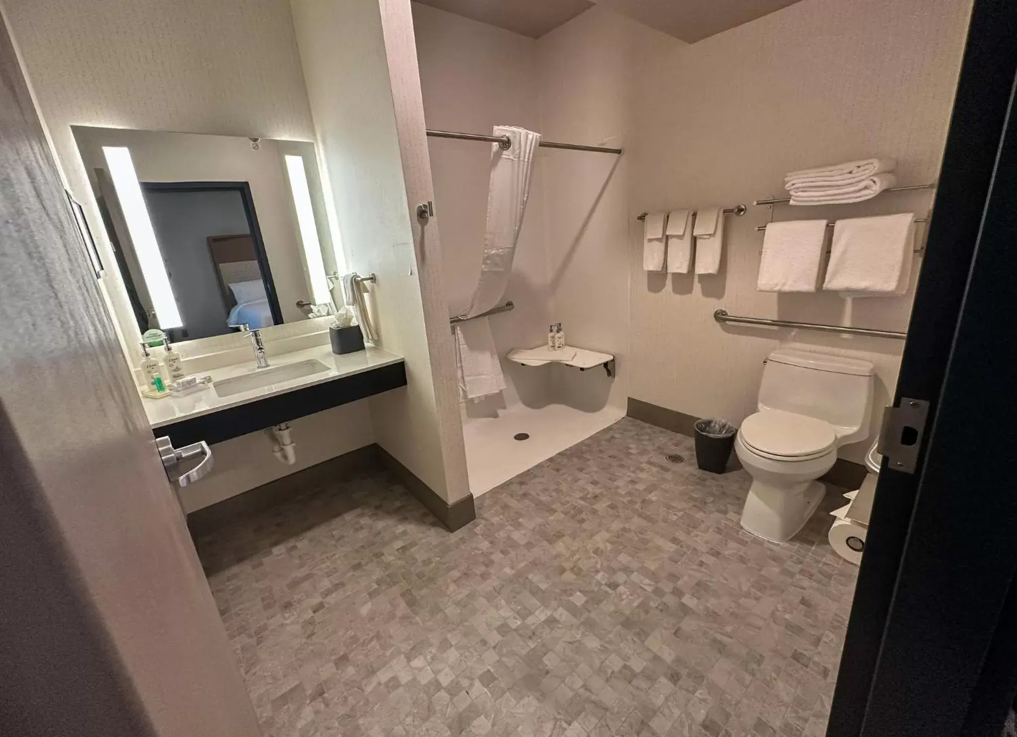 Photo of the whole room, Bathroom in Holiday Inn - Kansas City - Downtown, an IHG Hotel