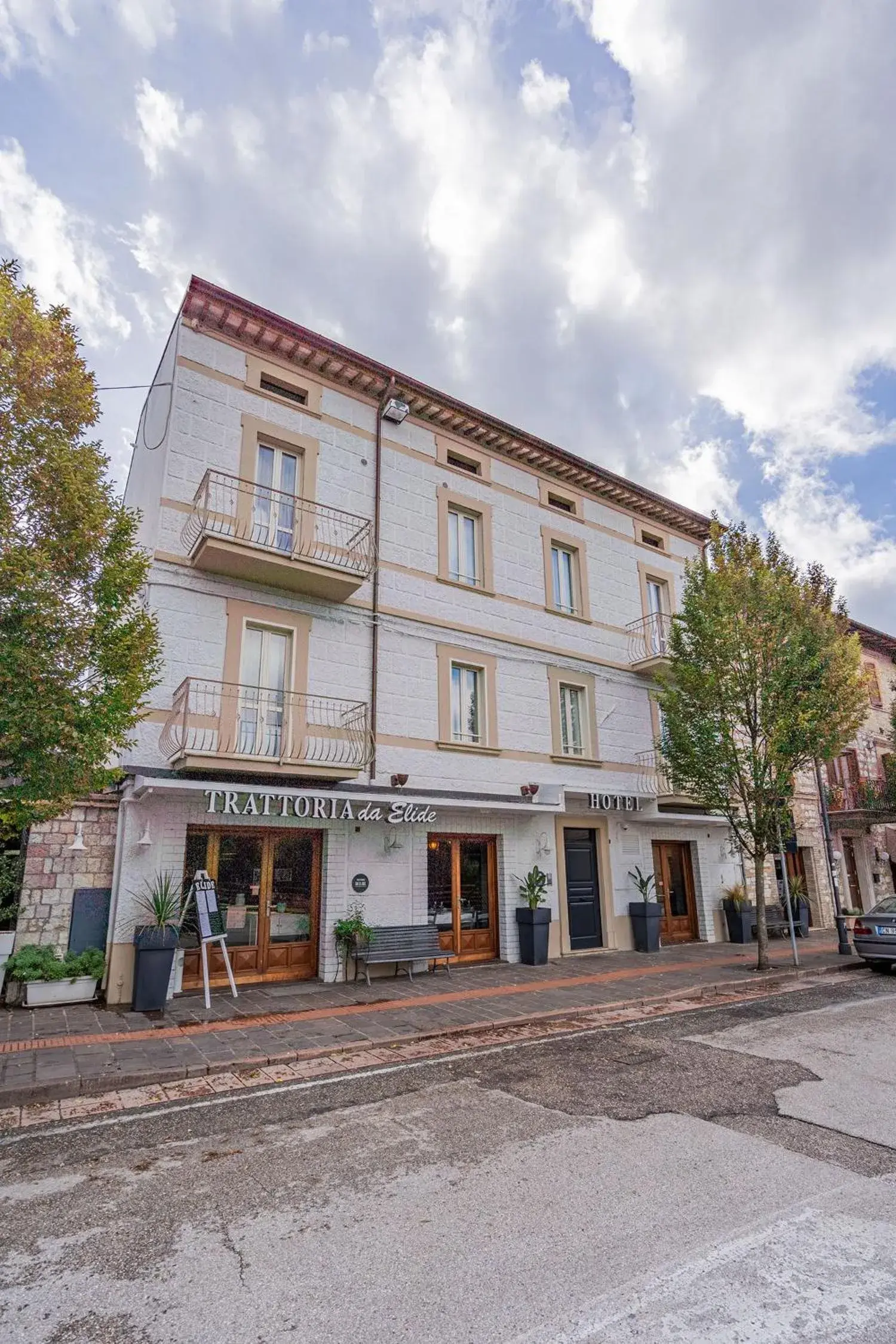 Property Building in Hotel Da Elide