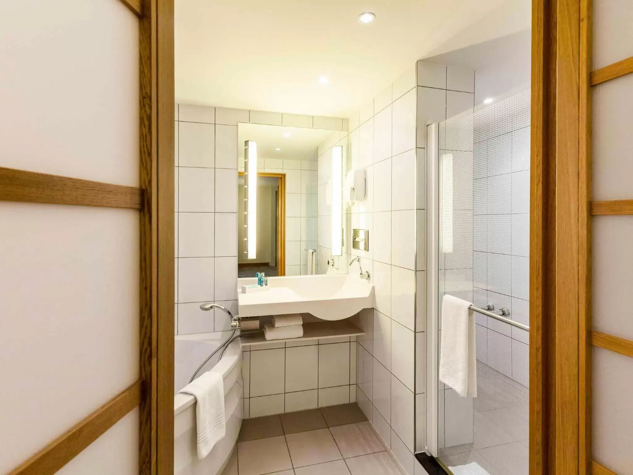 Bathroom in Novotel Den Haag City Centre, fully renovated