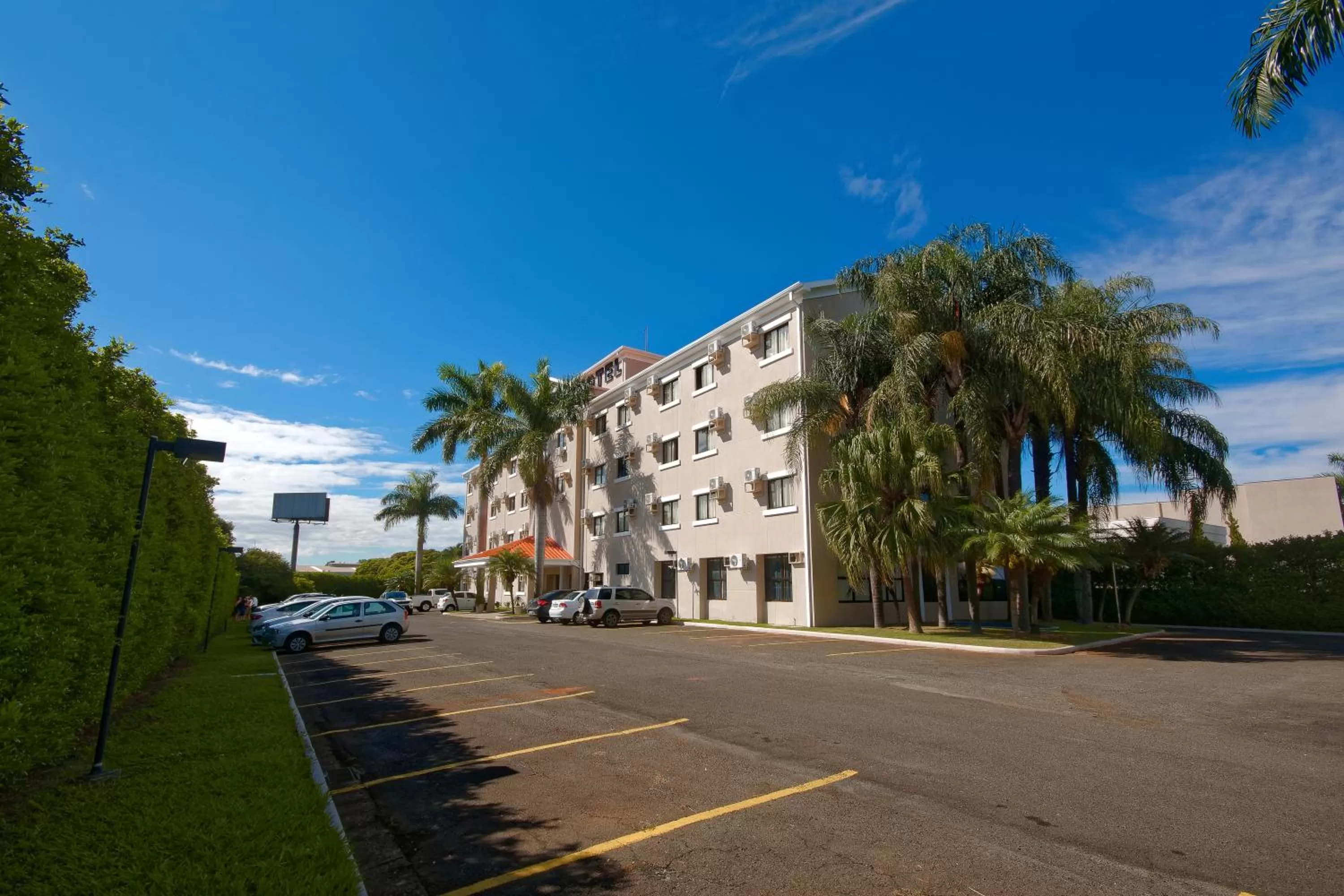 Property building in Fênix Hotel Limeira