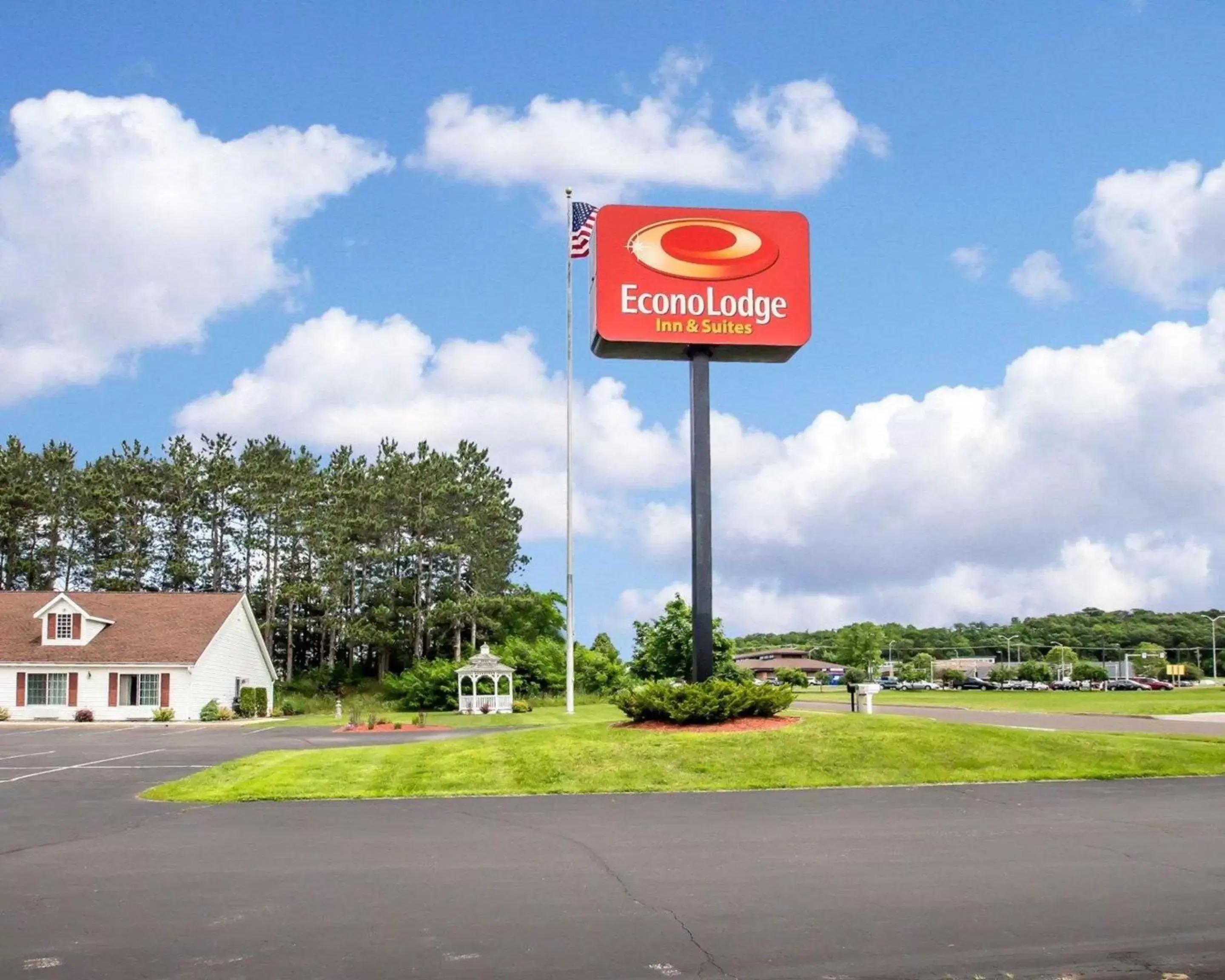 Property Building in Econo Lodge Inn & Suites Eau Claire