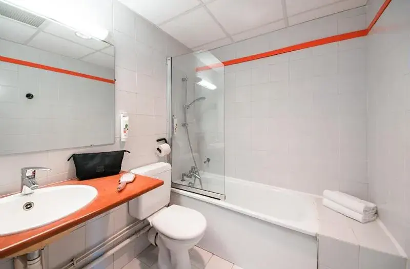 Property building, Bathroom in Ibis Styles Chambery Centre Gare