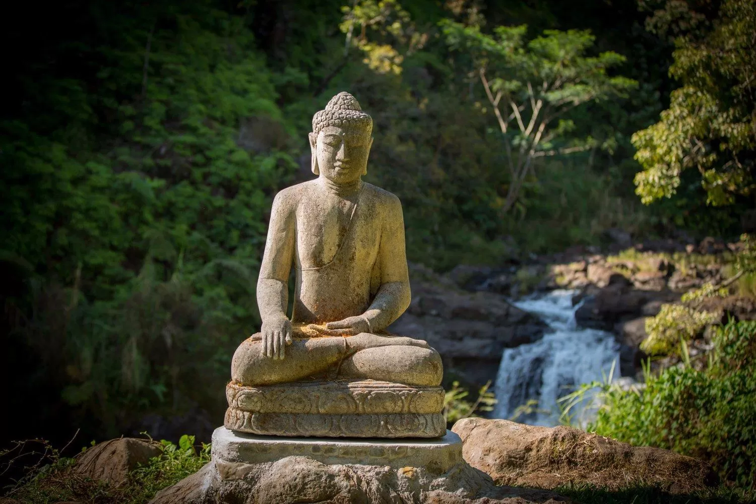 Decorative detail in The Inn at Kulaniapia Falls